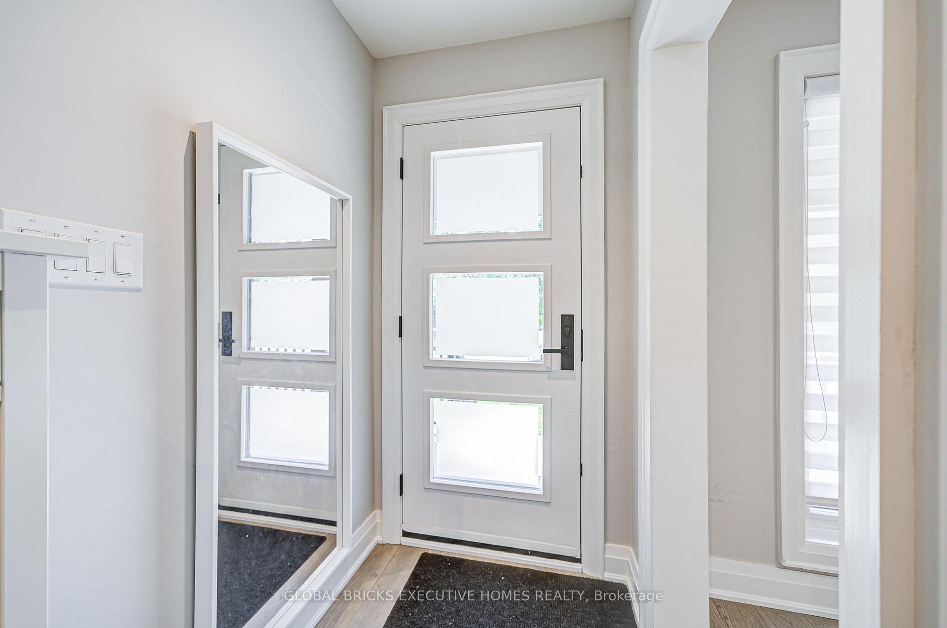 Photo 3 of 6 Cardigan Road, Etobicoke, Stonegate-Queensway — HOMEH