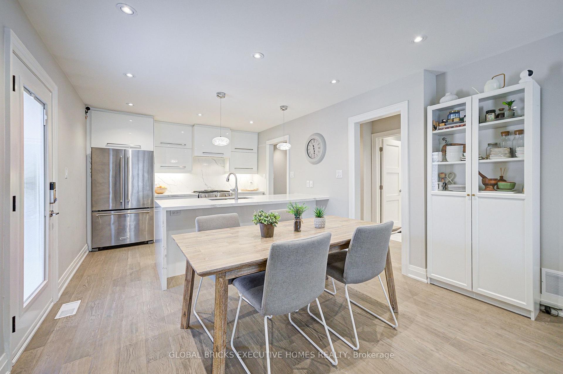 Photo 9 of 6 Cardigan Road, Etobicoke, Stonegate-Queensway — HOMEH