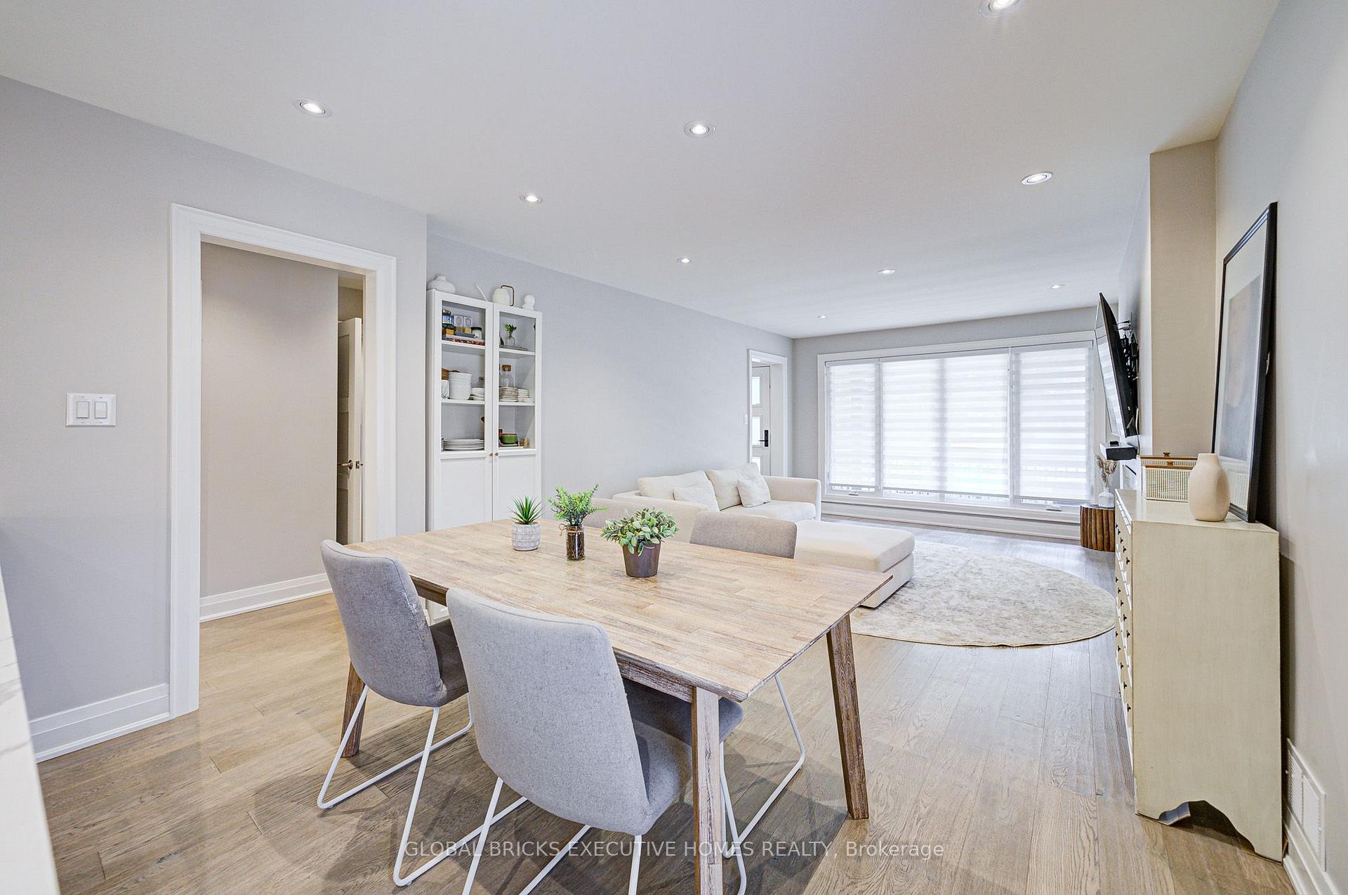 Photo 10 of 6 Cardigan Road, Etobicoke, Stonegate-Queensway — HOMEH
