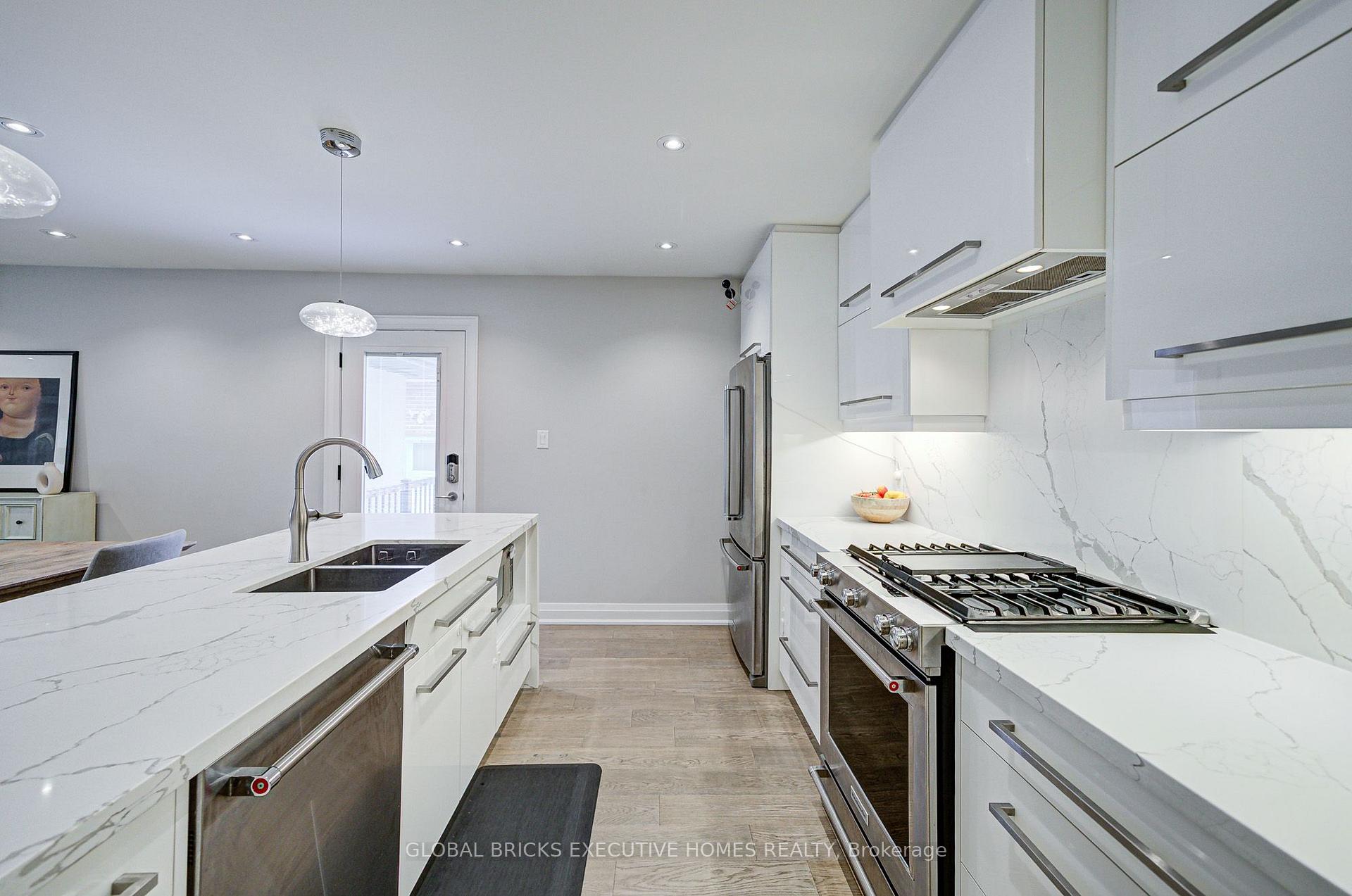 Photo 12 of 6 Cardigan Road, Etobicoke, Stonegate-Queensway — HOMEH