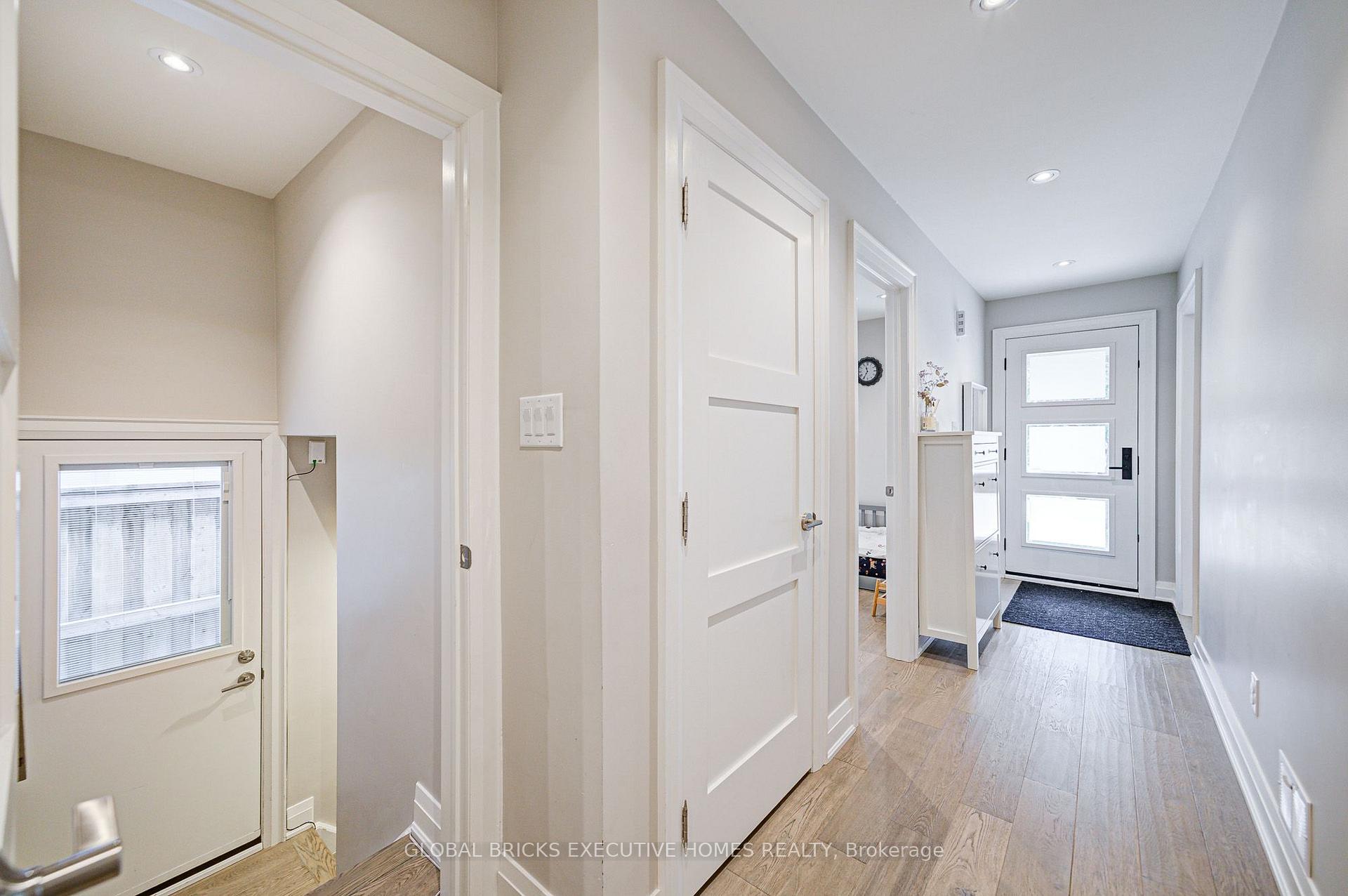 Photo 19 of 6 Cardigan Road, Etobicoke, Stonegate-Queensway — HOMEH