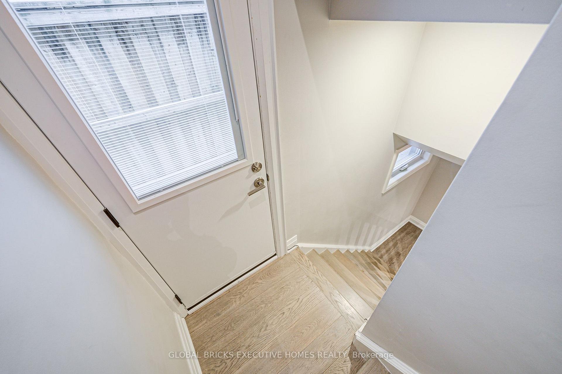 Photo 20 of 6 Cardigan Road, Etobicoke, Stonegate-Queensway — HOMEH