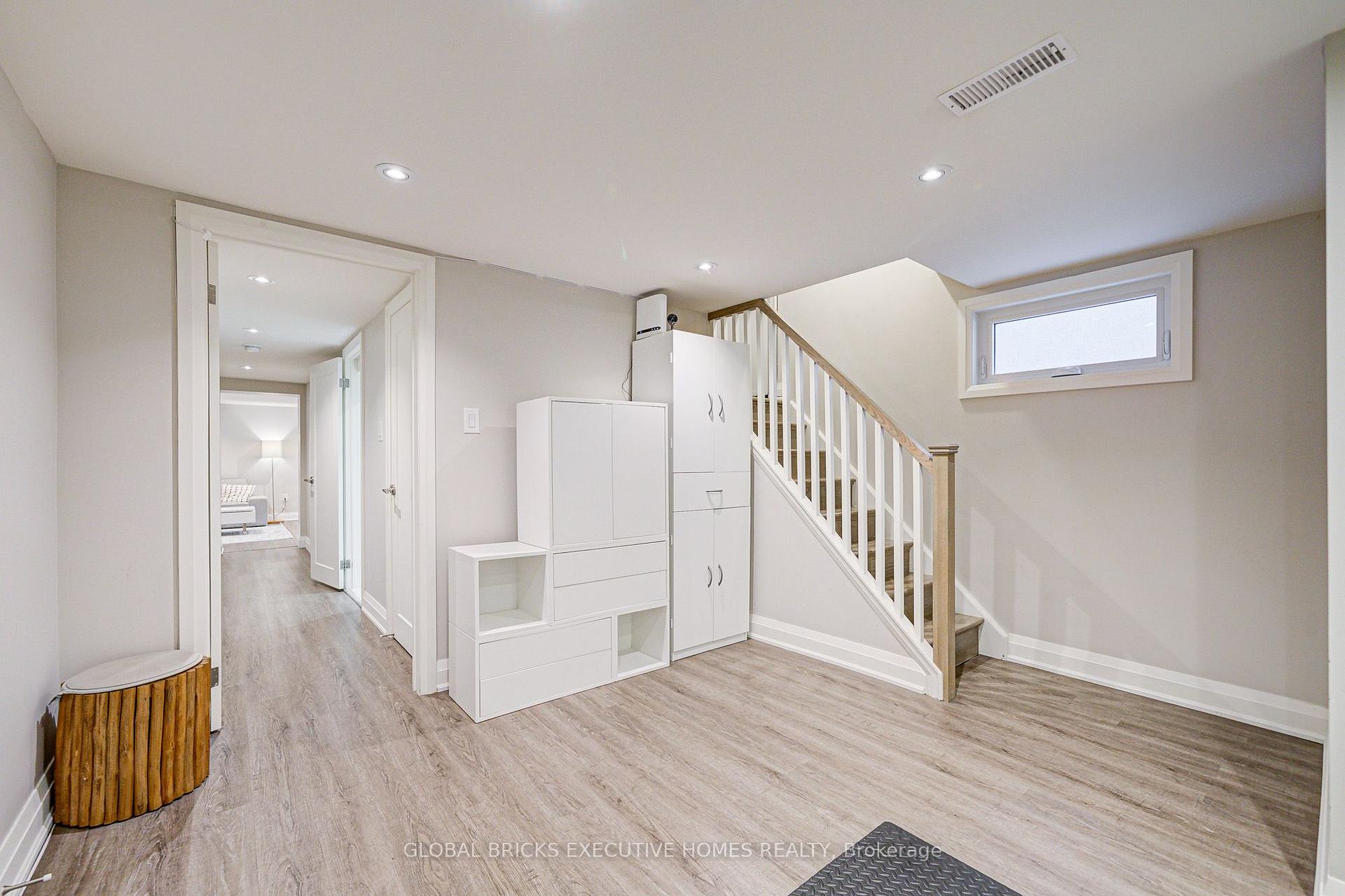 Photo 24 of 6 Cardigan Road, Etobicoke, Stonegate-Queensway — HOMEH