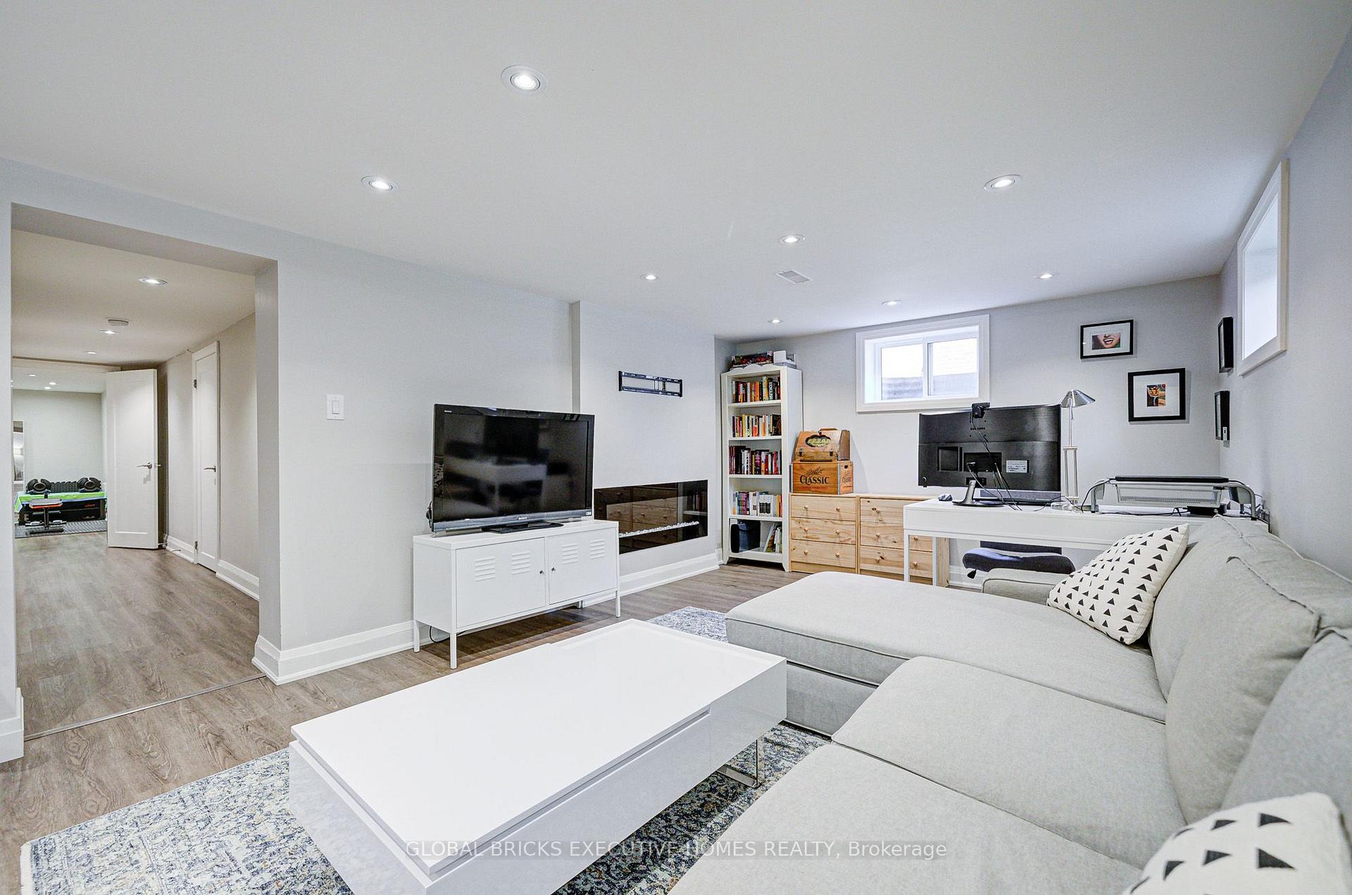 Photo 29 of 6 Cardigan Road, Etobicoke, Stonegate-Queensway — HOMEH