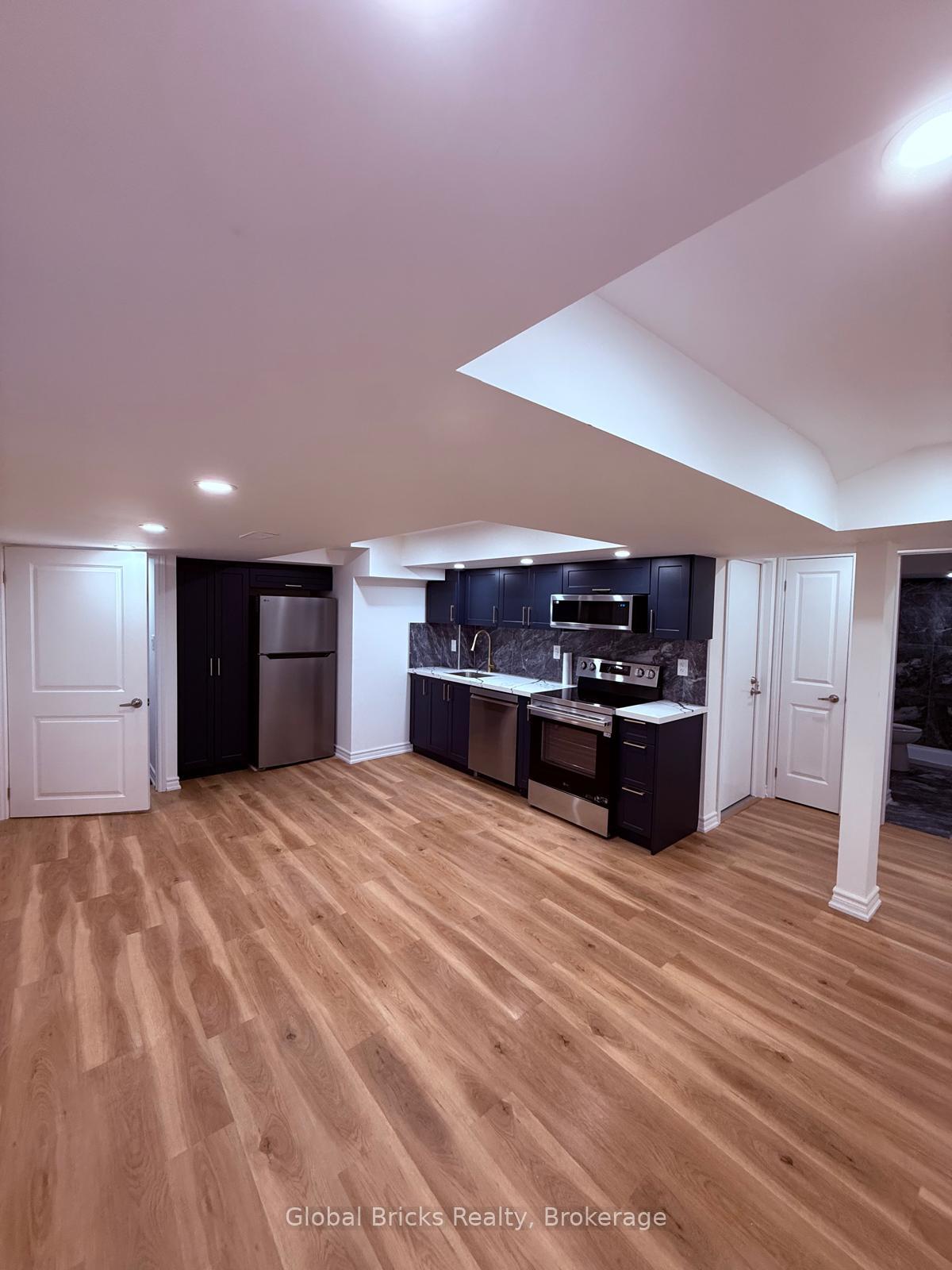 Photo 4 of 1033 Trailsview Avenue, Cobourg — HOMEH