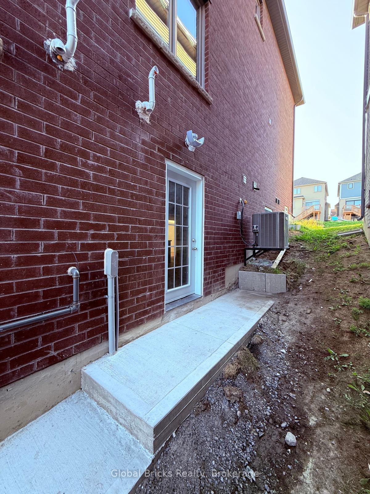 Photo 7 of 1033 Trailsview Avenue, Cobourg — HOMEH