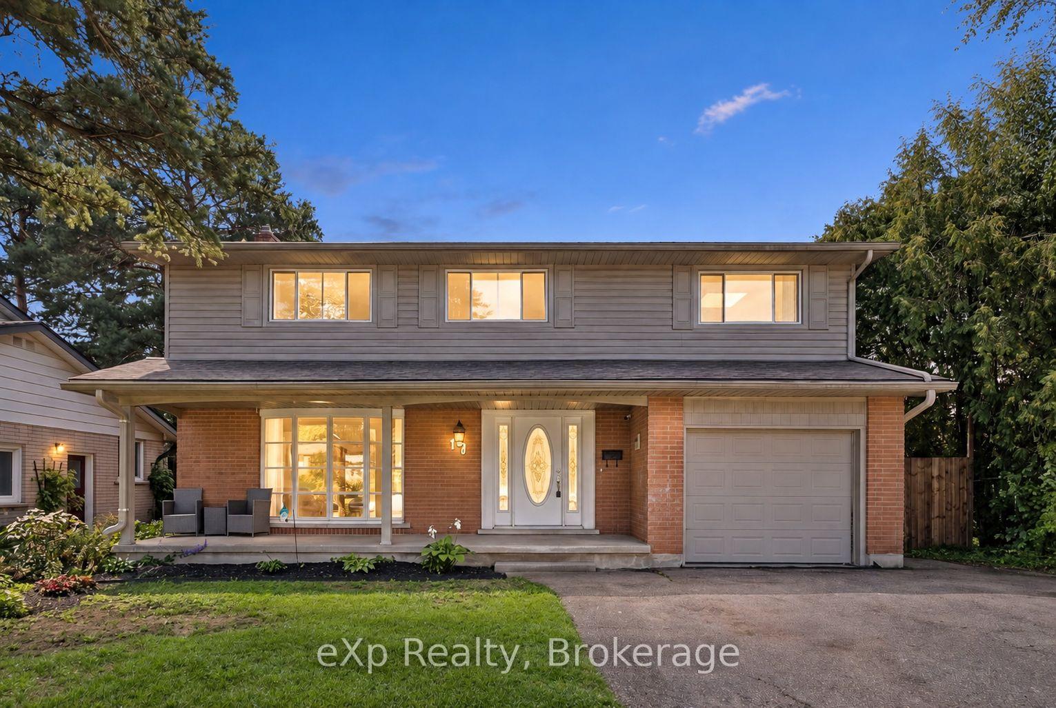 Photo 2 of 17 Carmine Place, Guelph, Victoria North — HOMEH