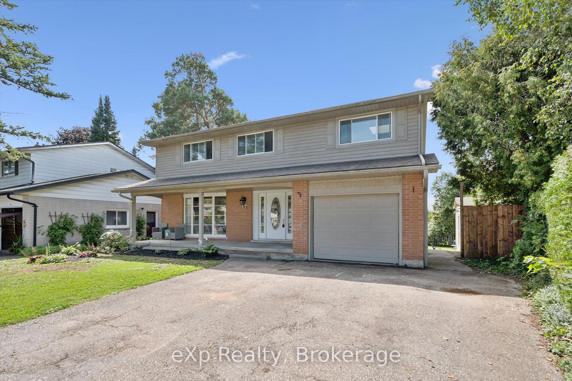 Photo 4 of 17 Carmine Place, Guelph, Victoria North — HOMEH