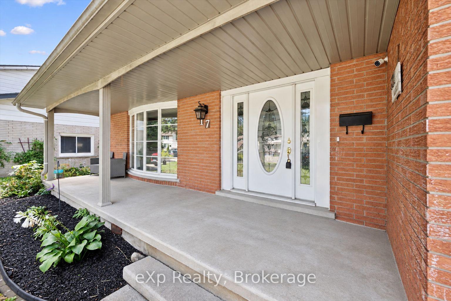 Photo 6 of 17 Carmine Place, Guelph, Victoria North — HOMEH