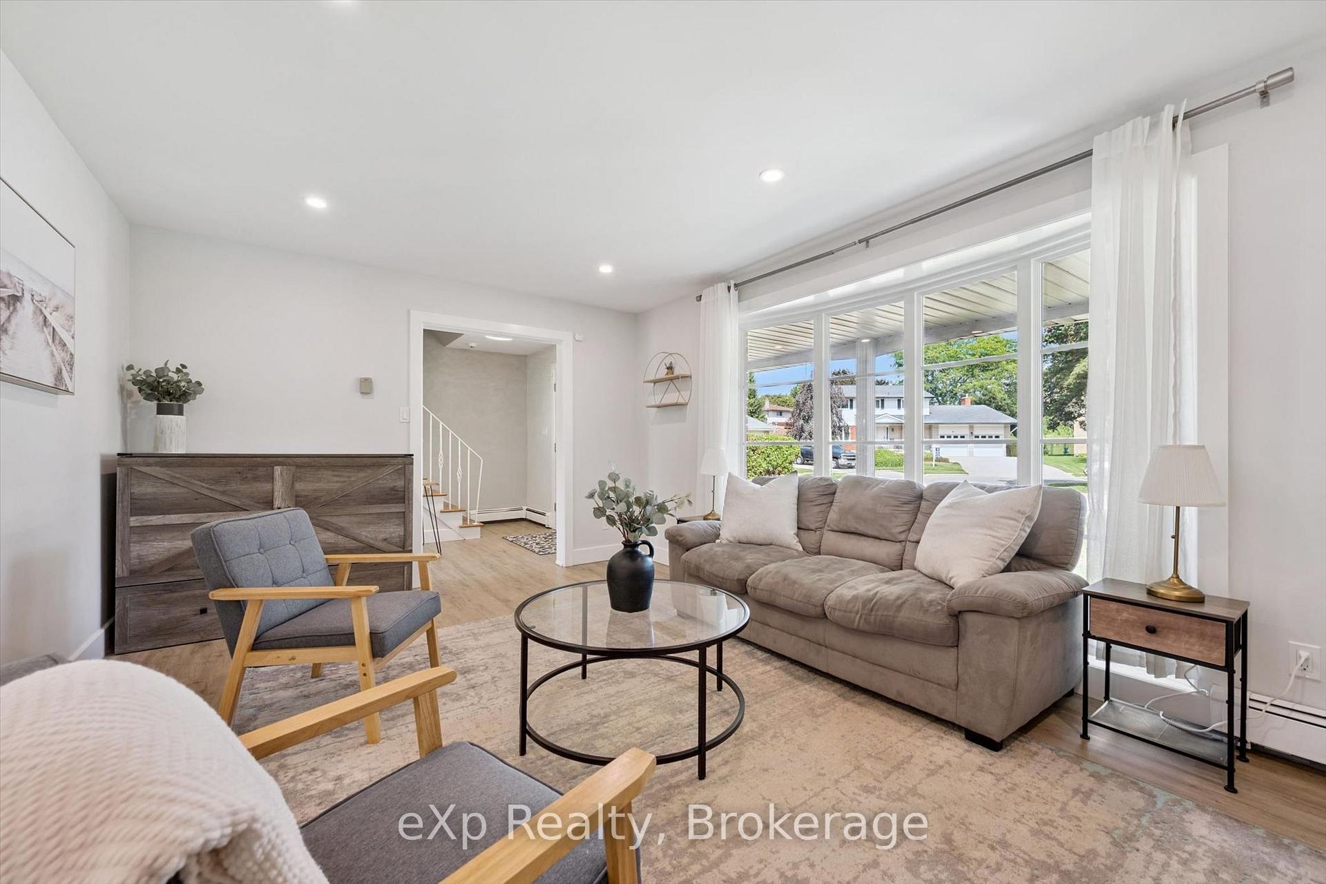 Photo 8 of 17 Carmine Place, Guelph, Victoria North — HOMEH