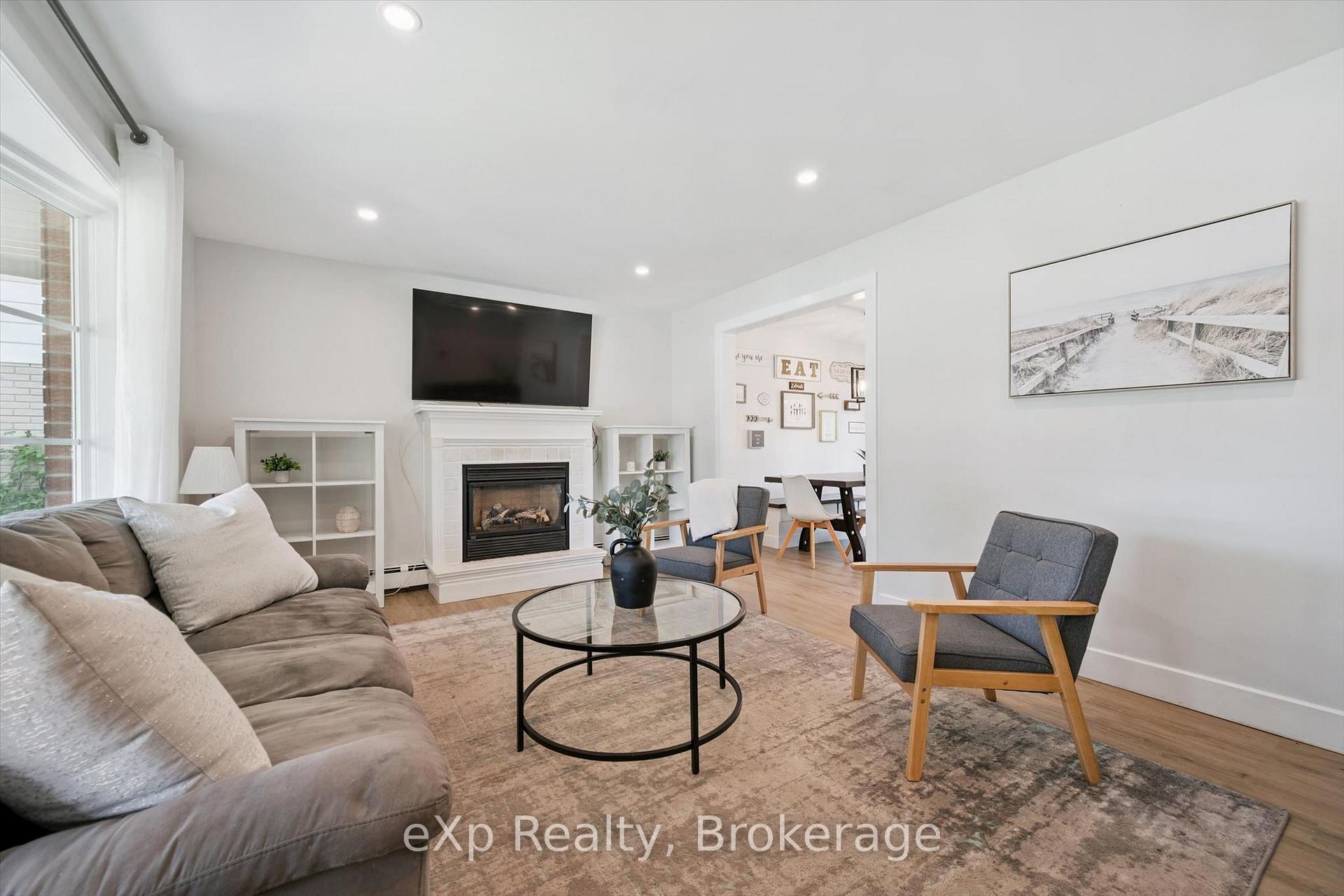 Photo 10 of 17 Carmine Place, Guelph, Victoria North — HOMEH