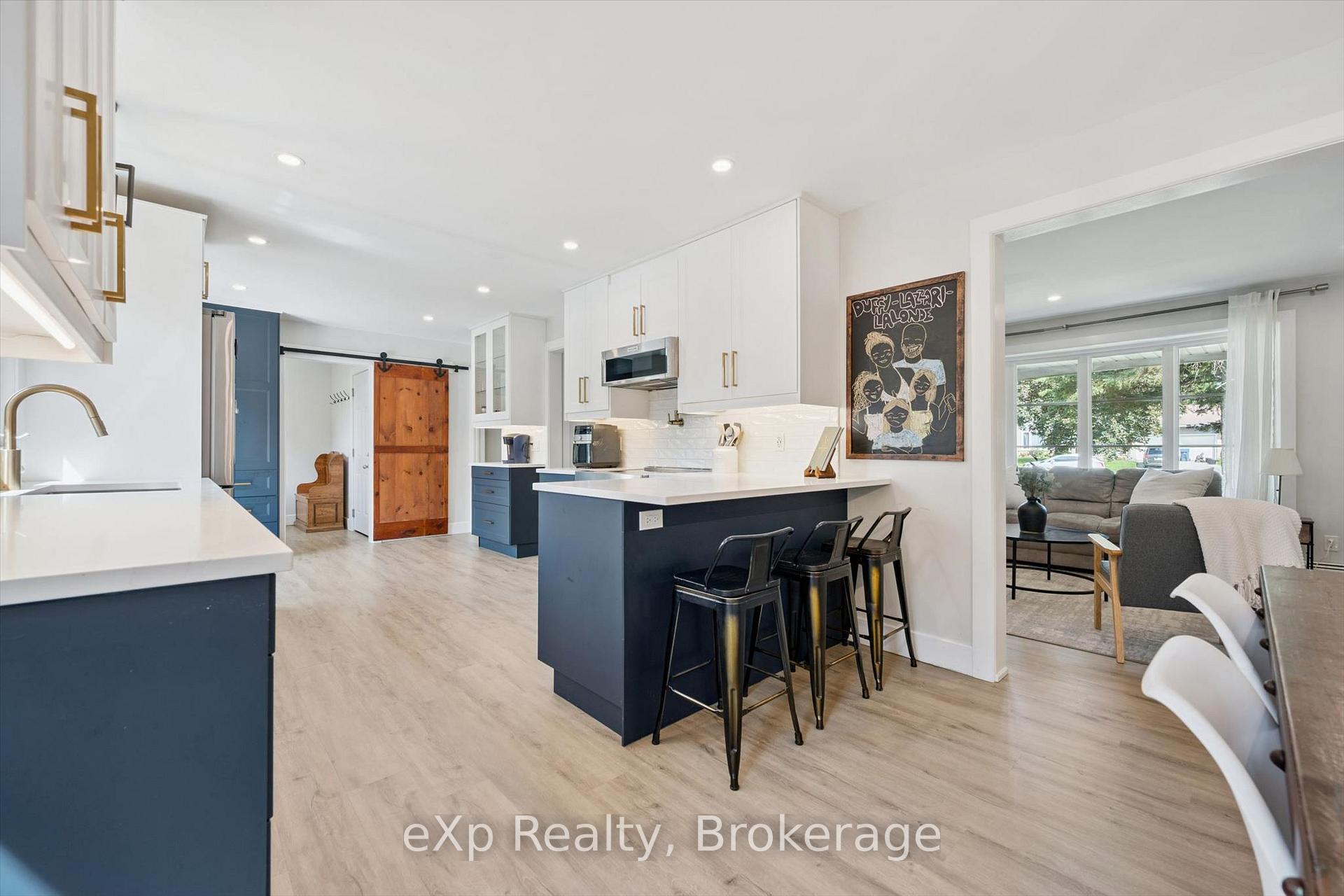 Photo 12 of 17 Carmine Place, Guelph, Victoria North — HOMEH