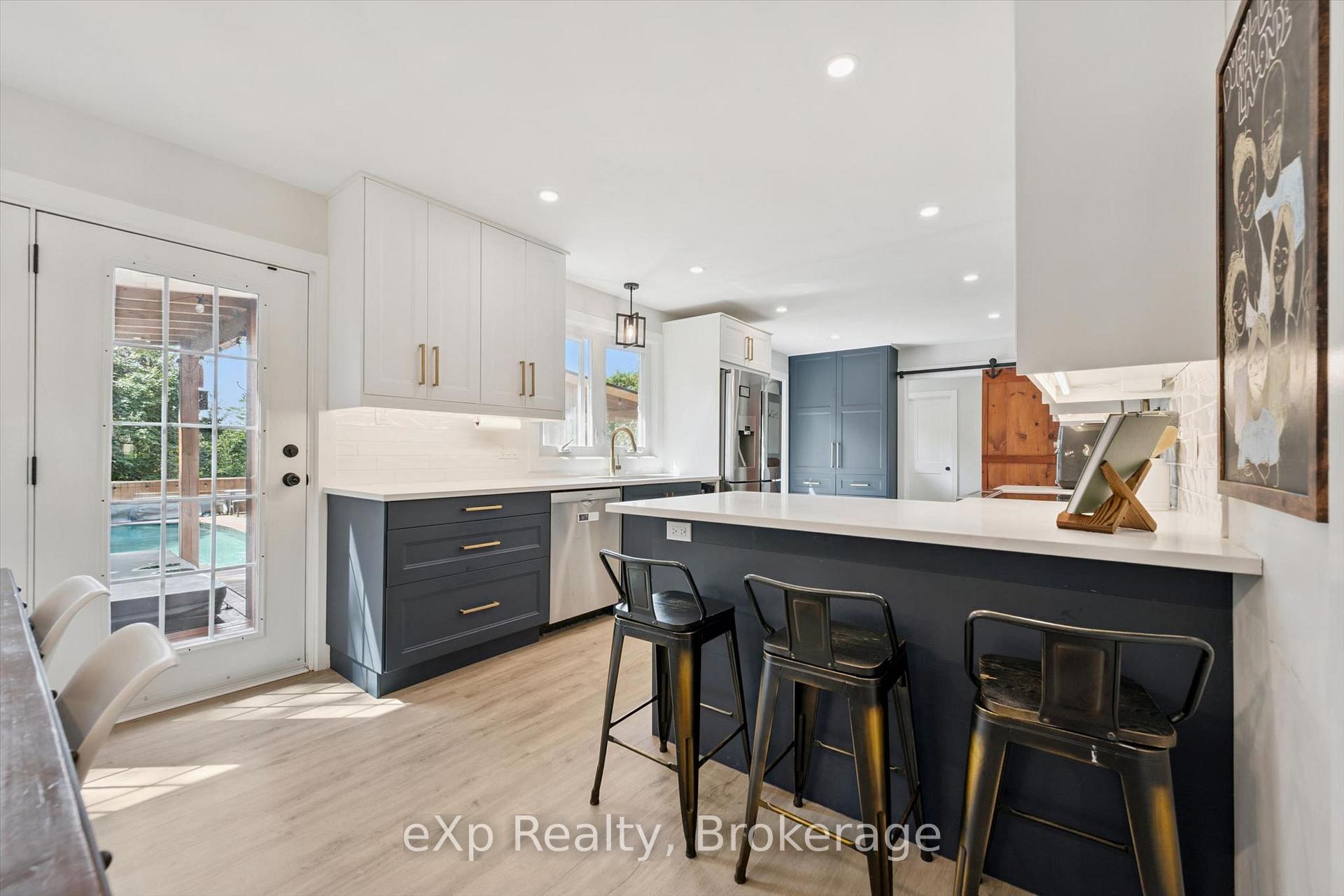 Photo 13 of 17 Carmine Place, Guelph, Victoria North — HOMEH