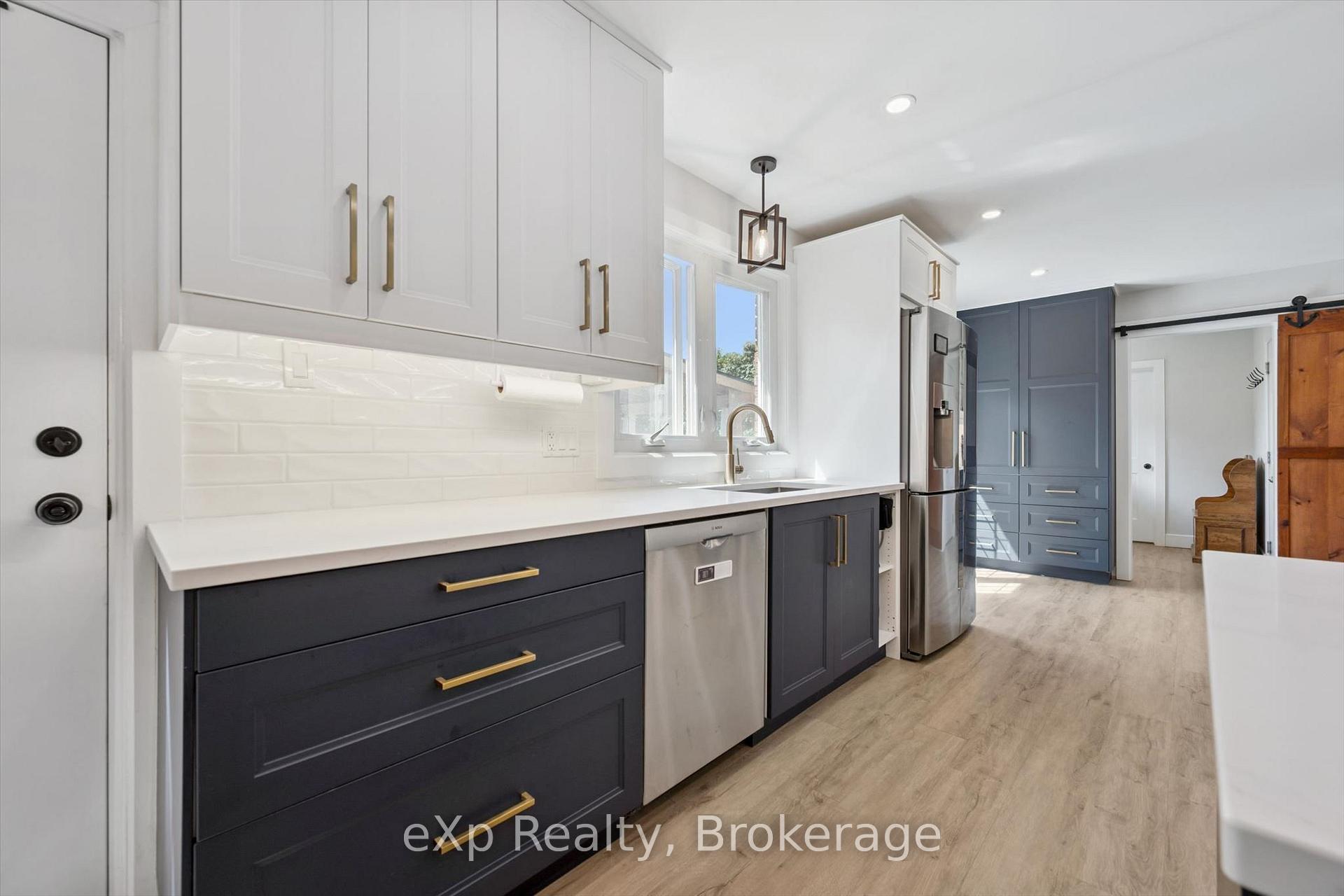 Photo 14 of 17 Carmine Place, Guelph, Victoria North — HOMEH