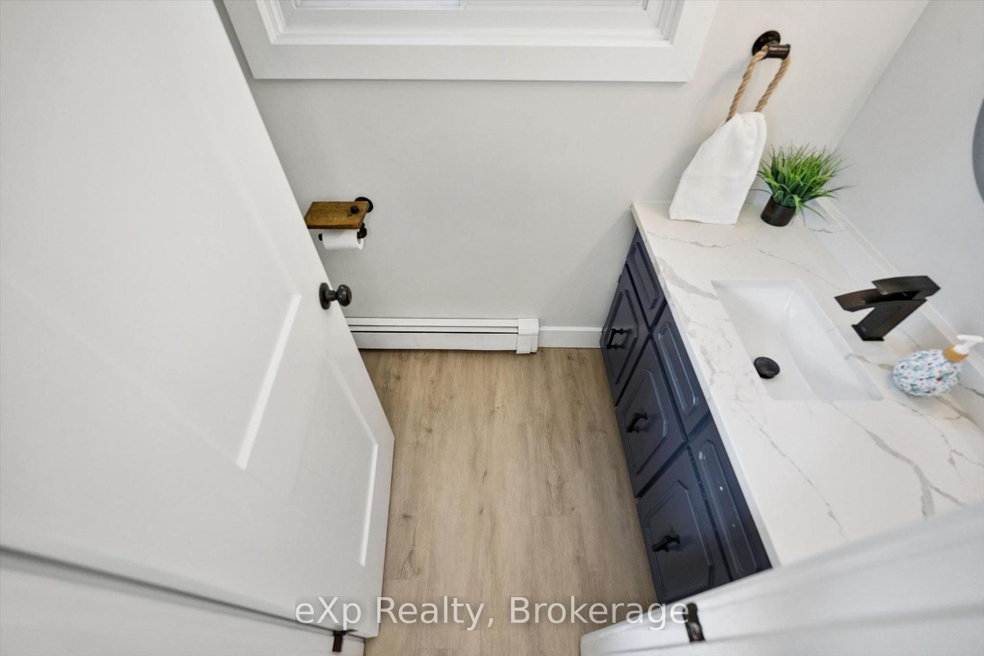 Photo 20 of 17 Carmine Place, Guelph, Victoria North — HOMEH