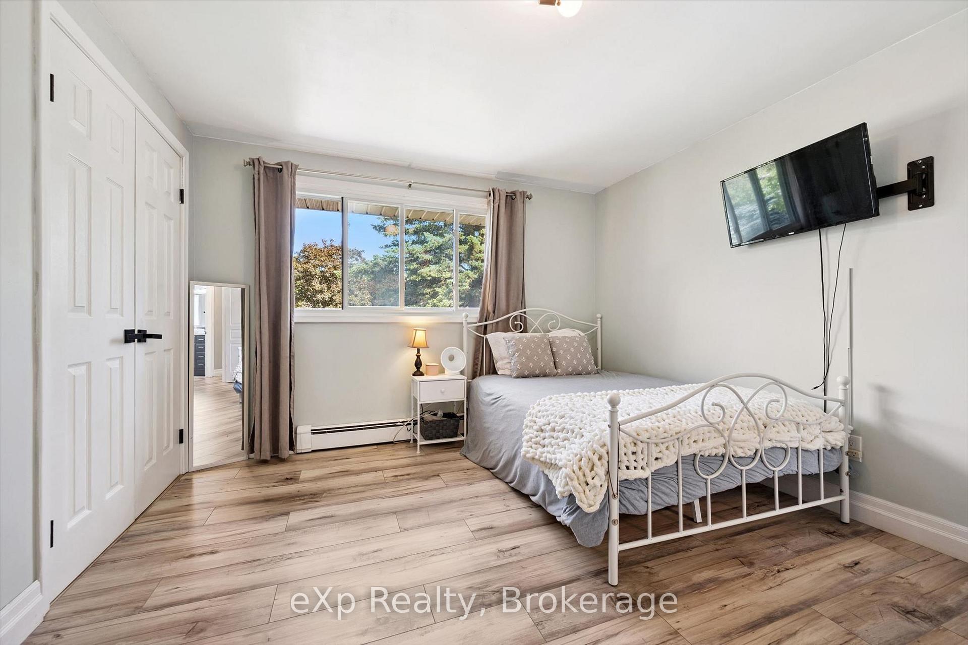 Photo 25 of 17 Carmine Place, Guelph, Victoria North — HOMEH