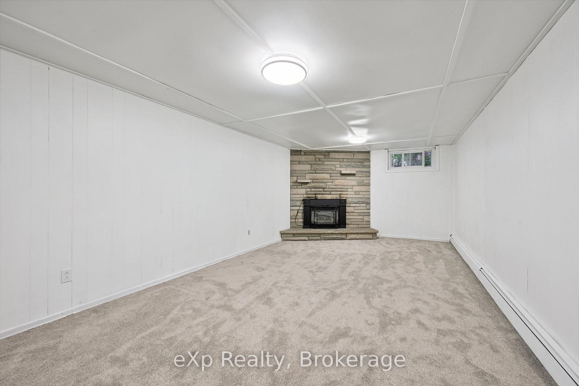 Photo 31 of 17 Carmine Place, Guelph, Victoria North — HOMEH