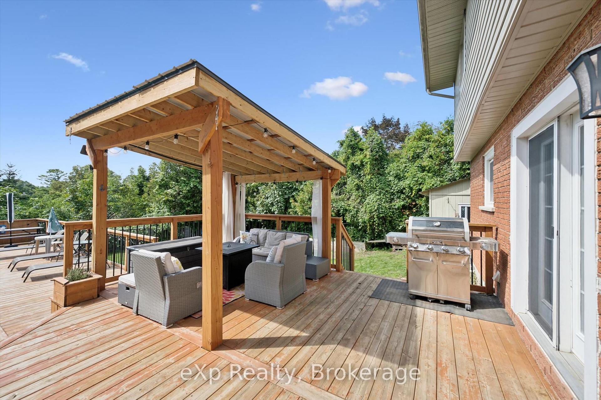 Photo 36 of 17 Carmine Place, Guelph, Victoria North — HOMEH