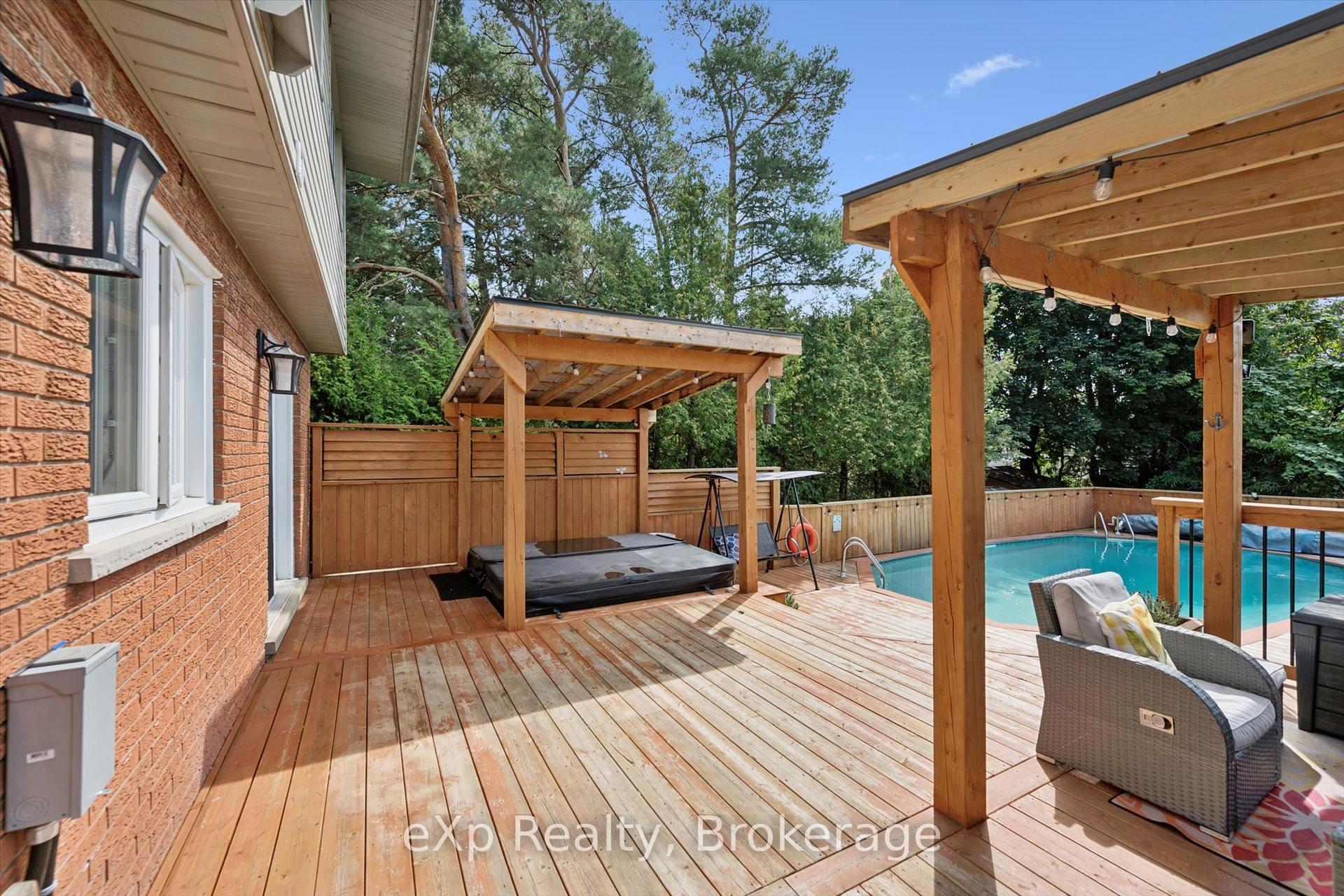 Photo 38 of 17 Carmine Place, Guelph, Victoria North — HOMEH
