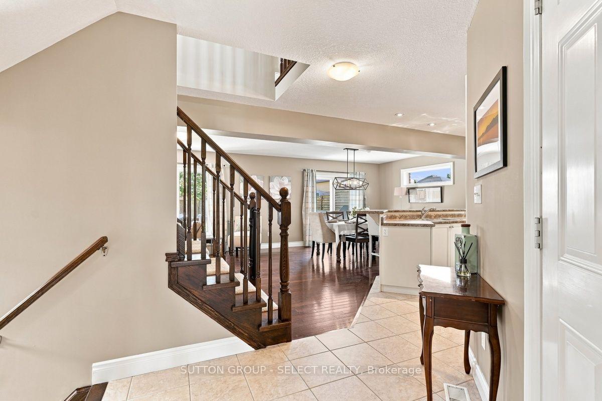 Photo 4 of 1168 Baird Street, London, North M — HOMEH