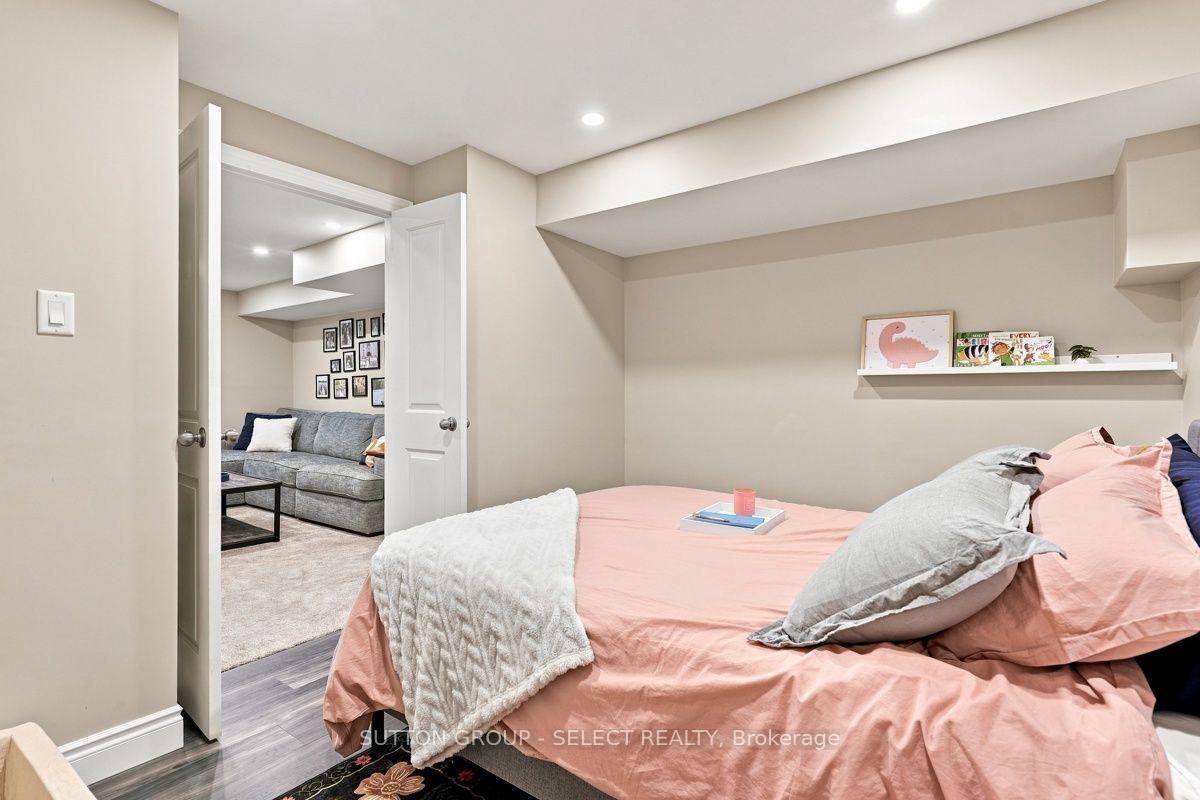 Photo 24 of 1168 Baird Street, London, North M — HOMEH