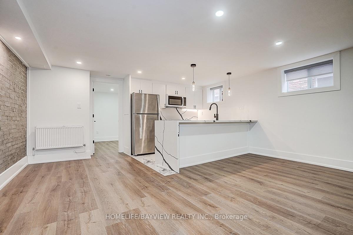 Photo 3 of Unit Lower, 43 Wineva Avenue, Toronto, The Beaches — HOMEH