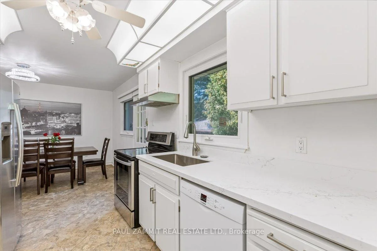 Photo 11 of 46 Castle Harbour Lane, Markham, Bayview Fairway-Bayview Country Club Estates — HOMEH