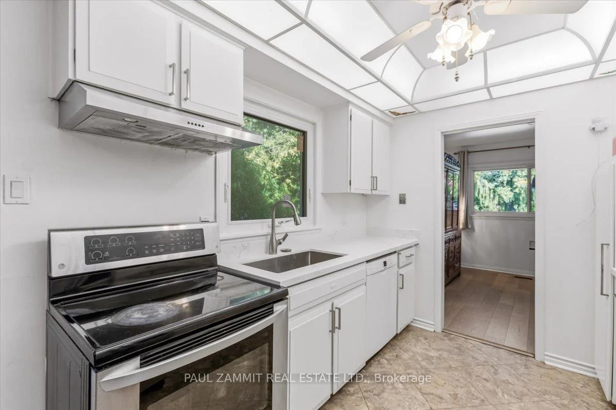 Photo 17 of 46 Castle Harbour Lane, Markham, Bayview Fairway-Bayview Country Club Estates — HOMEH