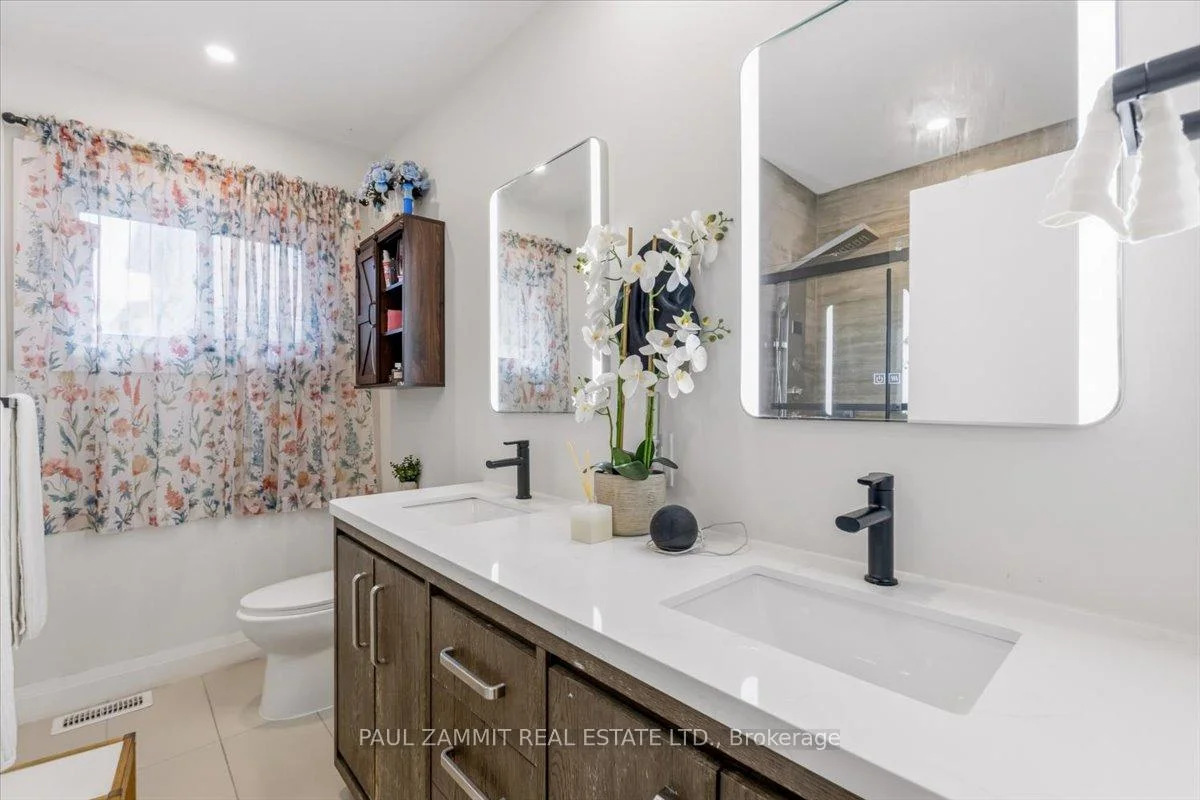 Photo 25 of 46 Castle Harbour Lane, Markham, Bayview Fairway-Bayview Country Club Estates — HOMEH