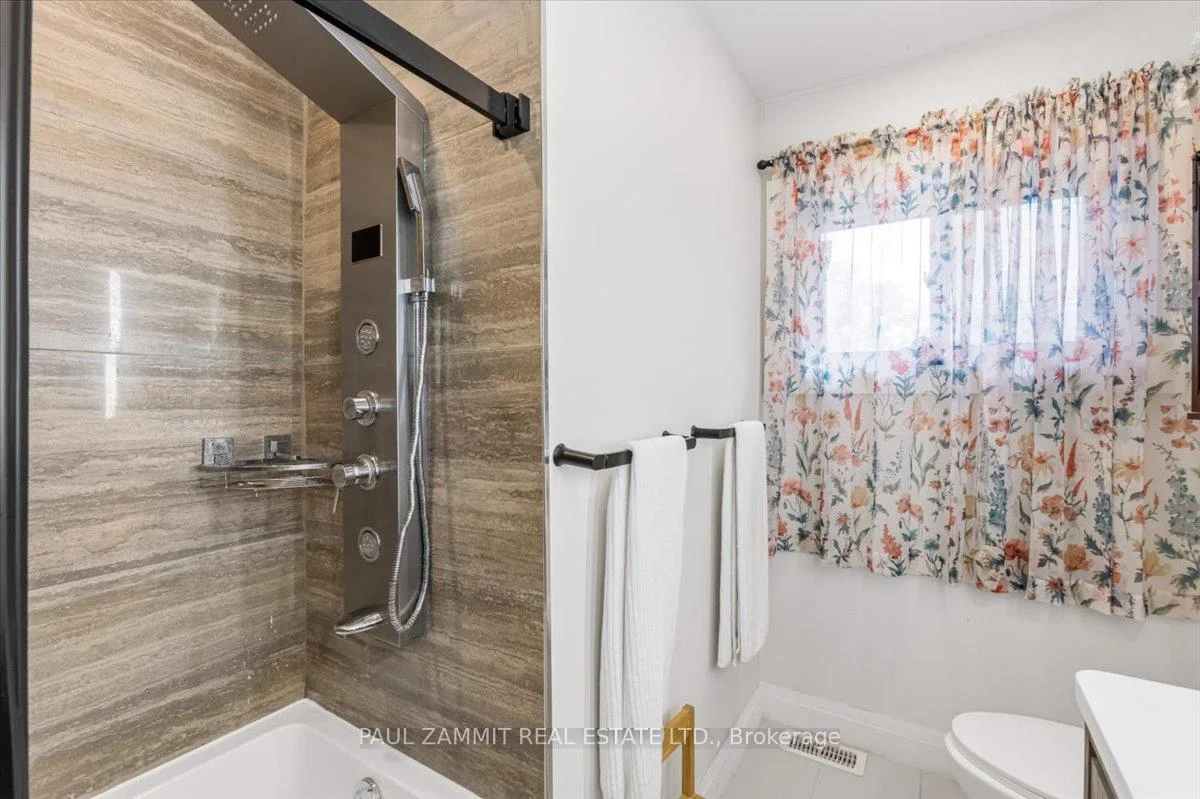 Photo 26 of 46 Castle Harbour Lane, Markham, Bayview Fairway-Bayview Country Club Estates — HOMEH