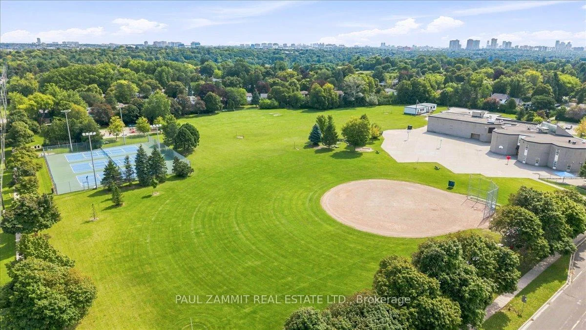 Photo 41 of 46 Castle Harbour Lane, Markham, Bayview Fairway-Bayview Country Club Estates — HOMEH