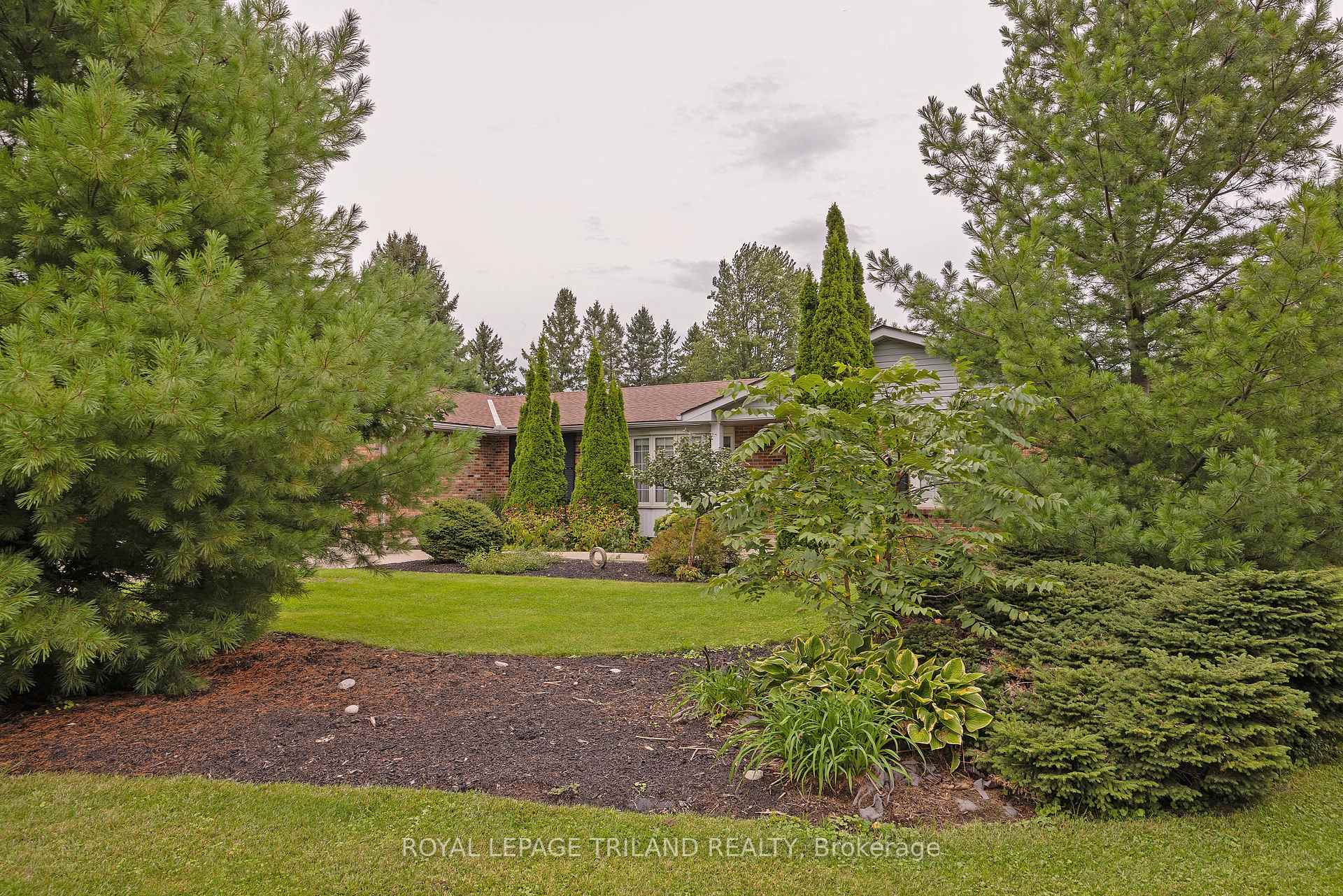 Photo 2 of 17 Minler Road, Zorra, Thamesford — HOMEH