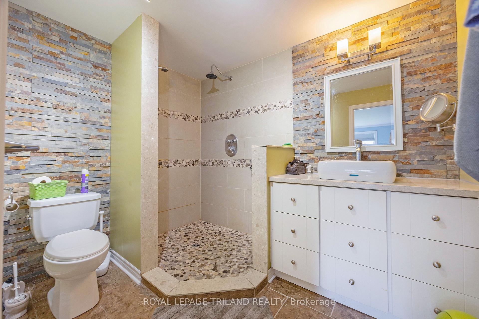 Photo 18 of 17 Minler Road, Zorra, Thamesford — HOMEH