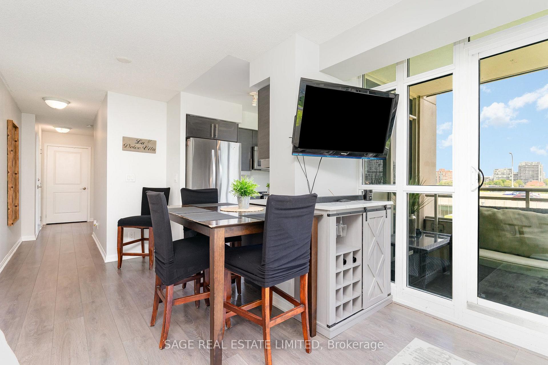 Photo 4 of Unit 1019, 35 Bastion Street, Toronto, Niagara — HOMEH