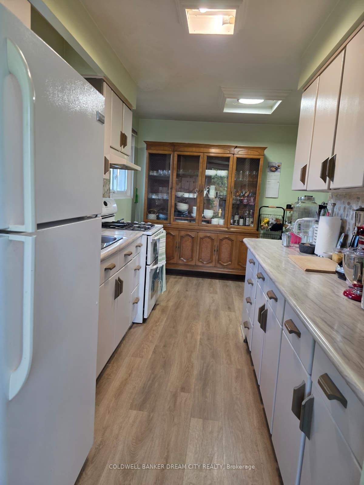 Photo 2 of 120 Hahn Avenue, Cambridge, Silver Heights — HOMEH