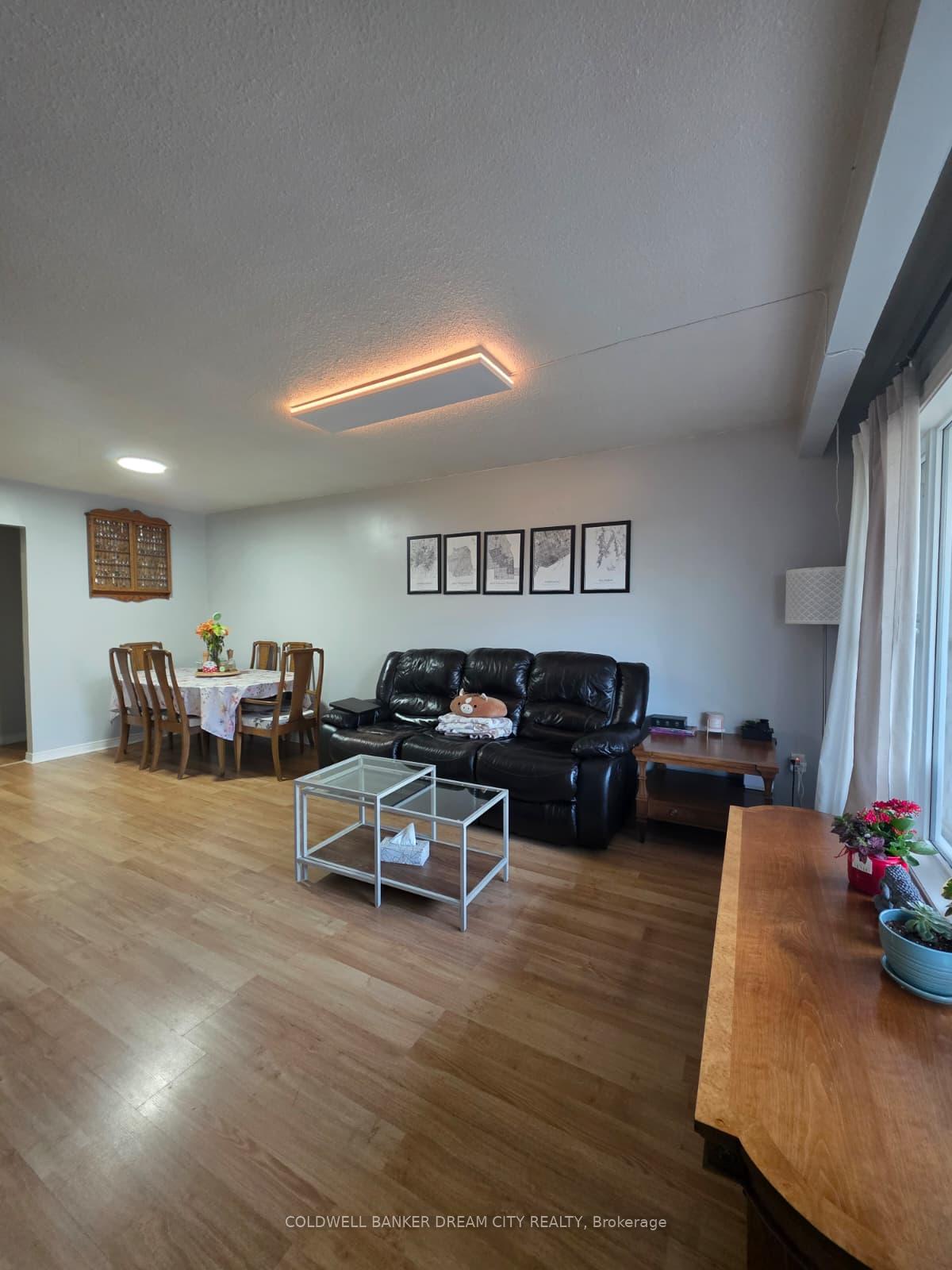 Photo 3 of 120 Hahn Avenue, Cambridge, Silver Heights — HOMEH