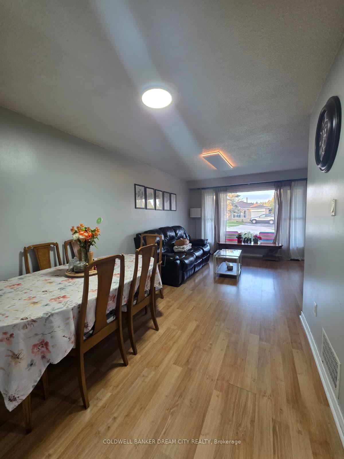 Photo 4 of 120 Hahn Avenue, Cambridge, Silver Heights — HOMEH