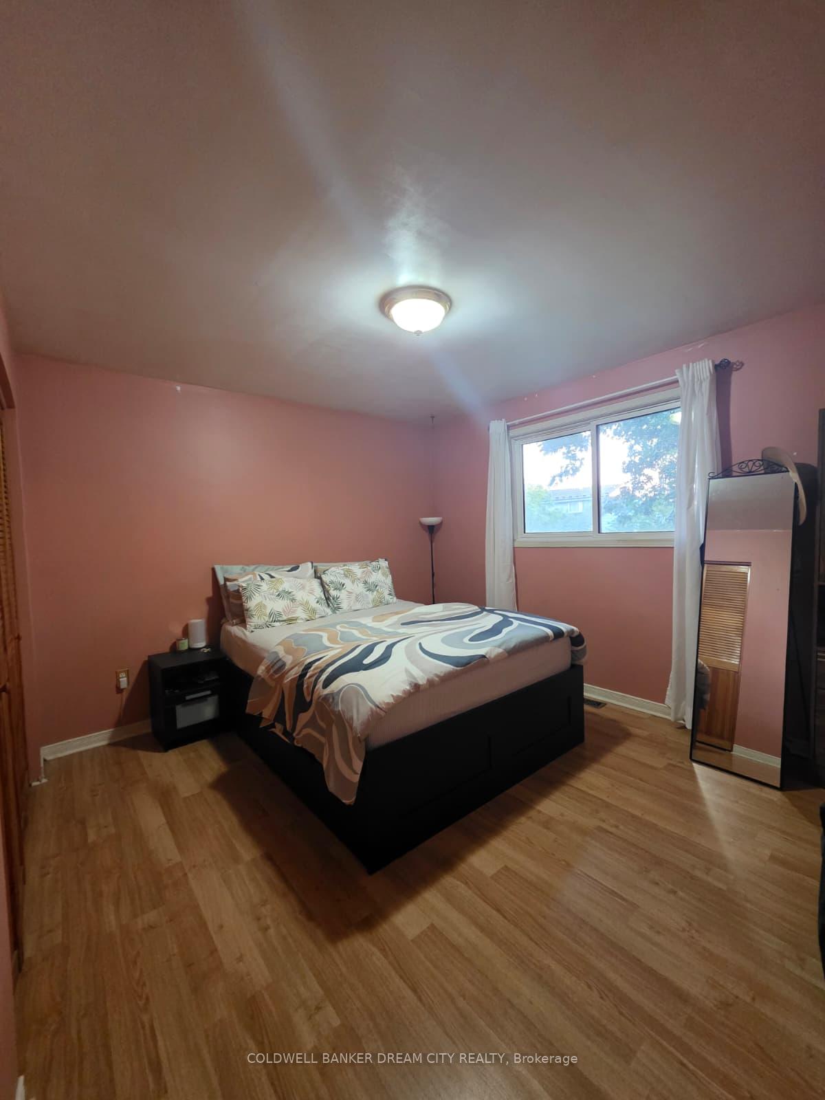 Photo 7 of 120 Hahn Avenue, Cambridge, Silver Heights — HOMEH