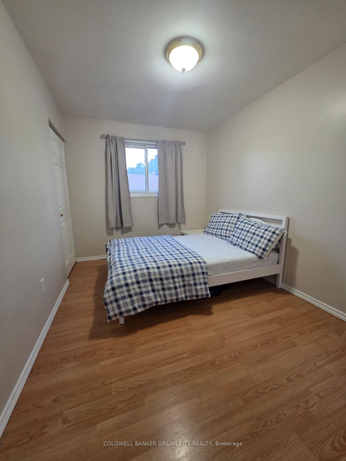 Photo 9 of 120 Hahn Avenue, Cambridge, Silver Heights — HOMEH