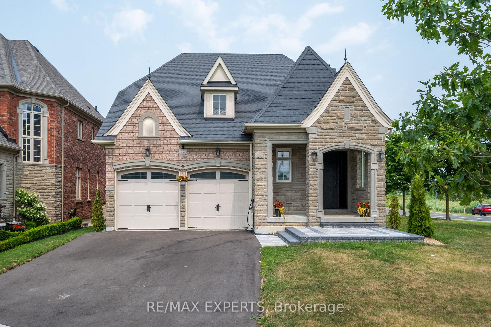 Photo 1 of 12 Valley Point Crescent, King, King City — HOMEH