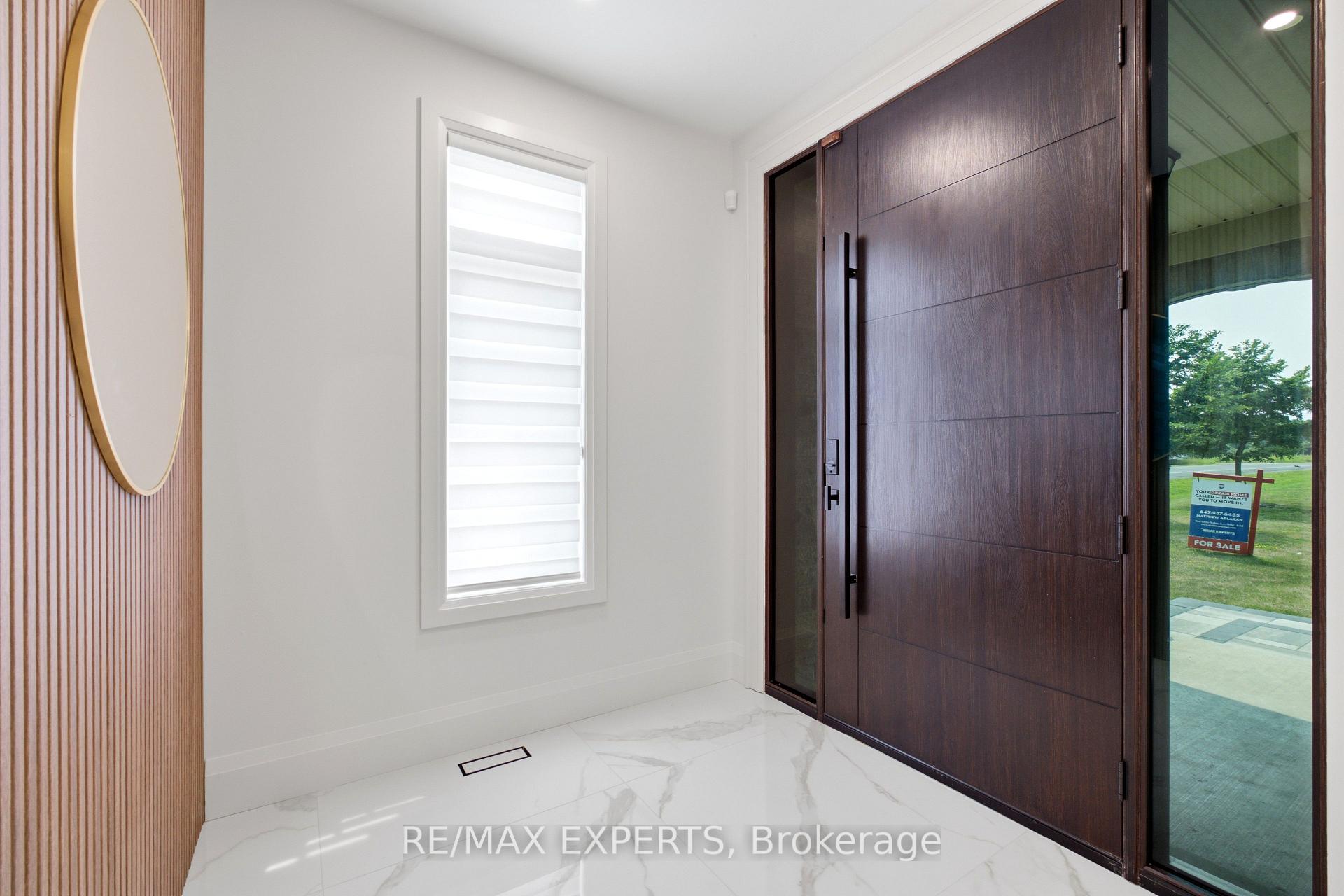 Photo 5 of 12 Valley Point Crescent, King, King City — HOMEH