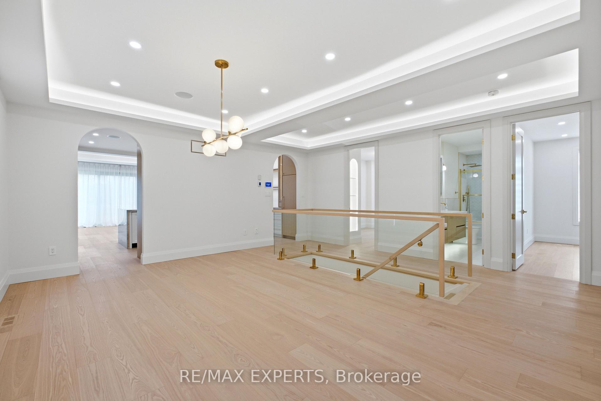 Photo 8 of 12 Valley Point Crescent, King, King City — HOMEH