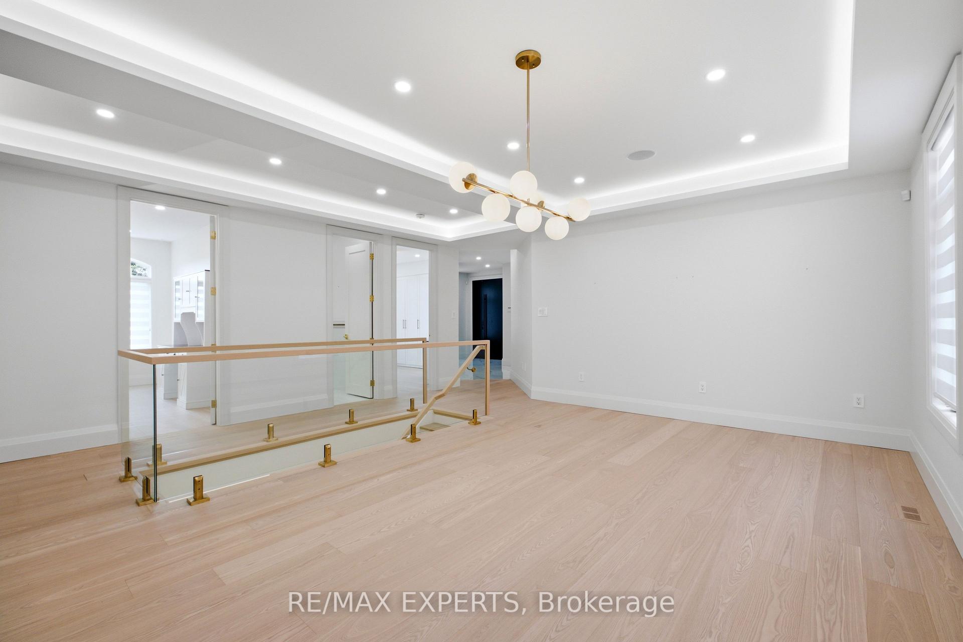 Photo 9 of 12 Valley Point Crescent, King, King City — HOMEH