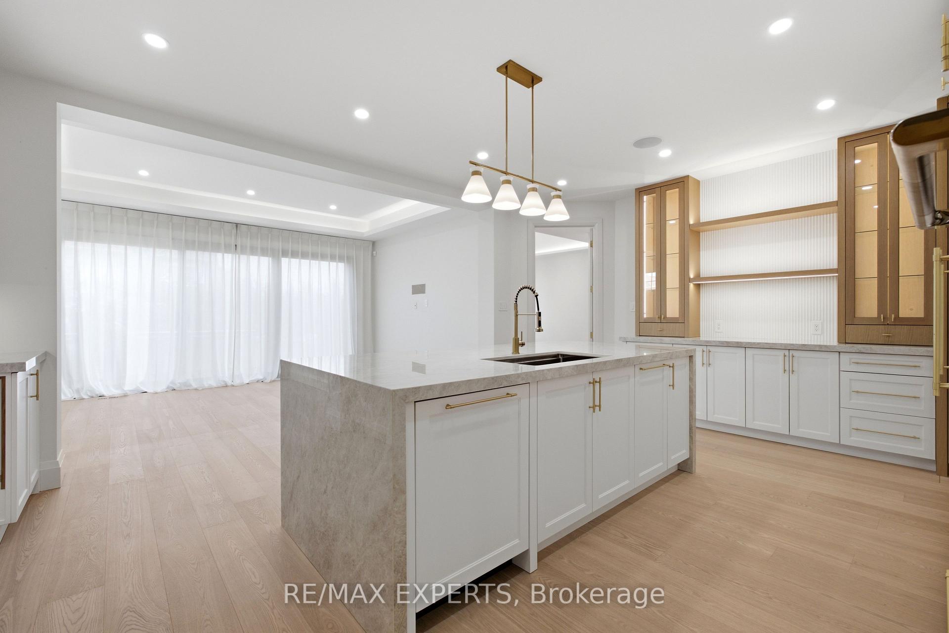 Photo 10 of 12 Valley Point Crescent, King, King City — HOMEH