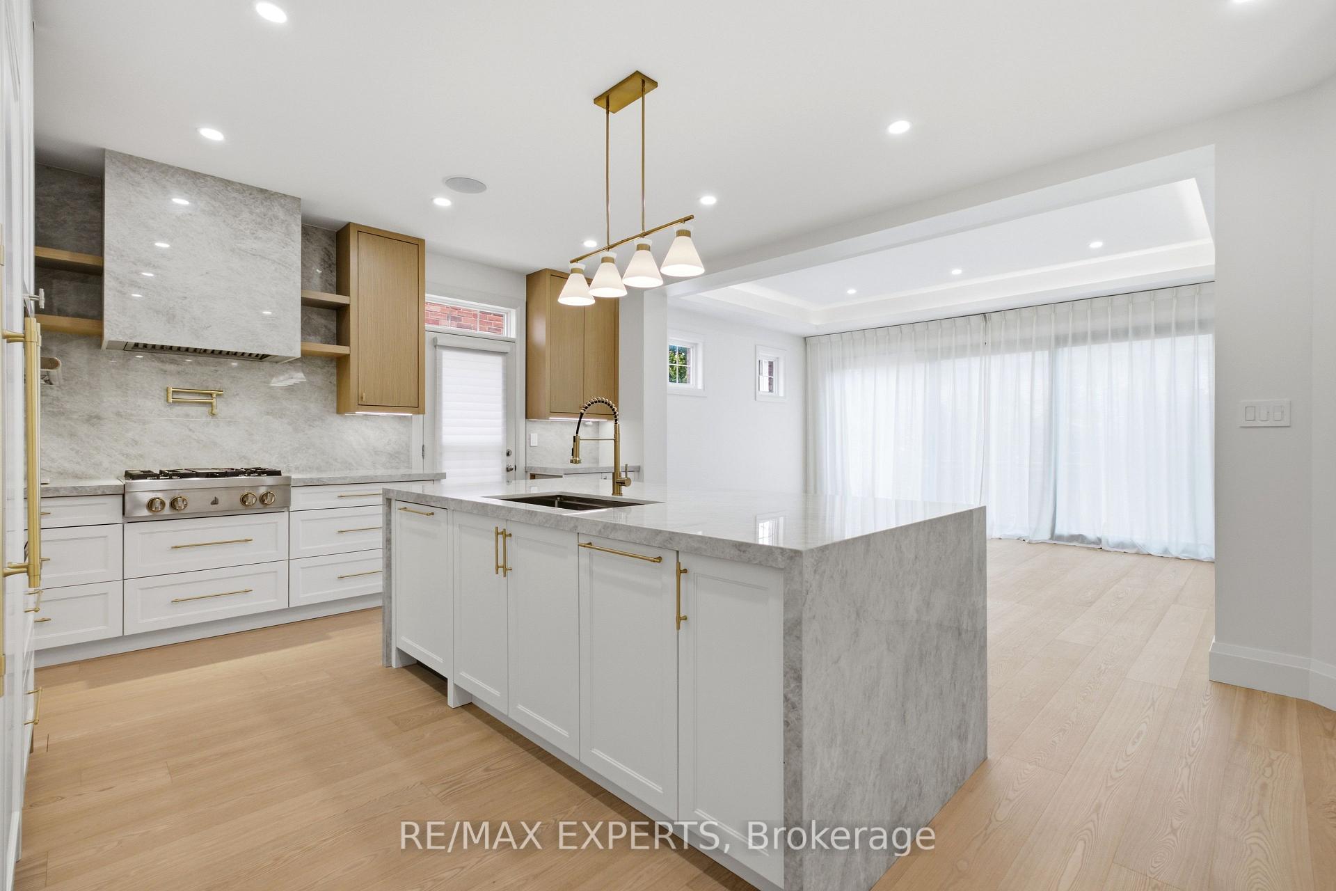 Photo 15 of 12 Valley Point Crescent, King, King City — HOMEH