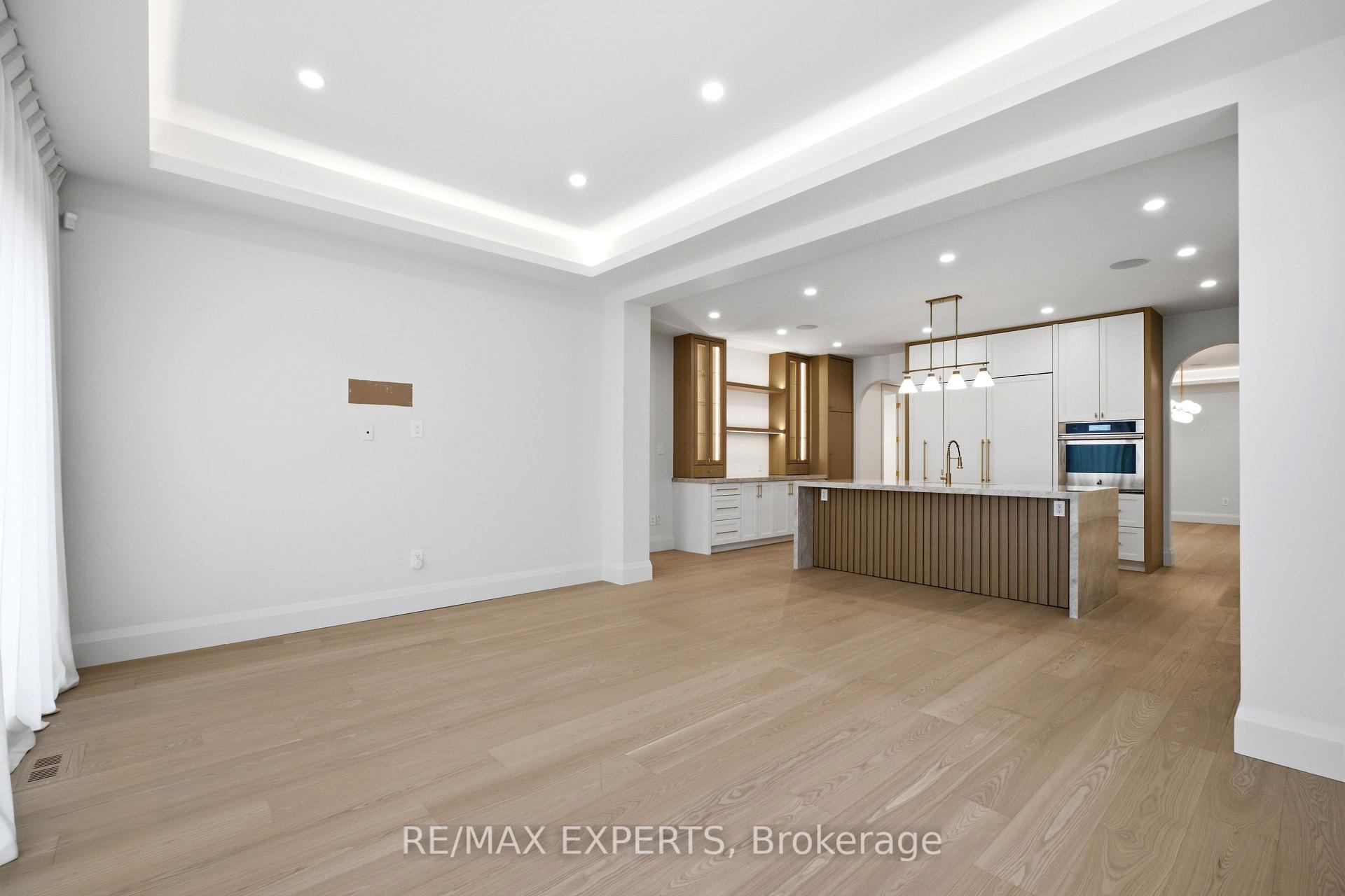 Photo 18 of 12 Valley Point Crescent, King, King City — HOMEH