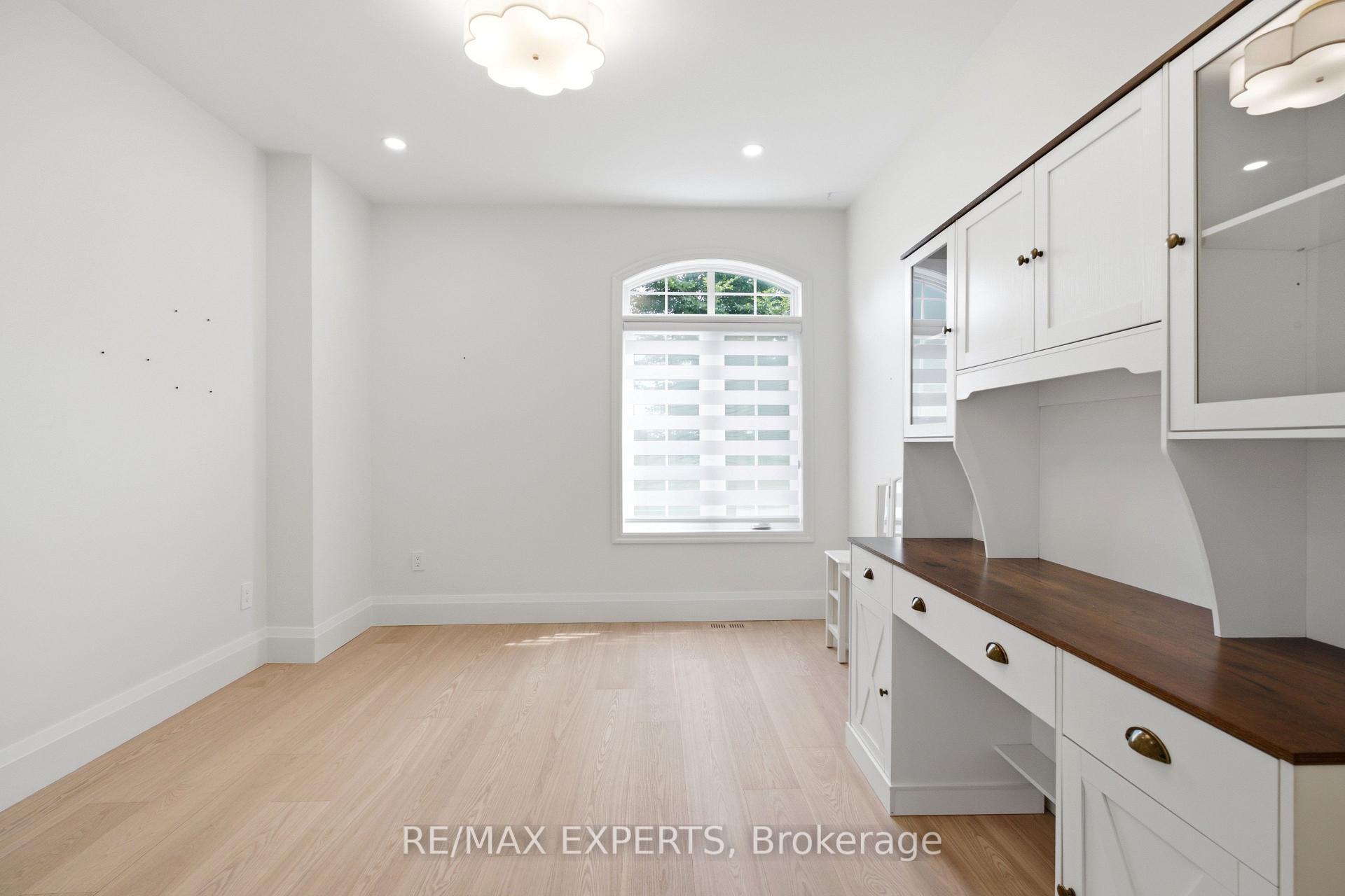 Photo 26 of 12 Valley Point Crescent, King, King City — HOMEH
