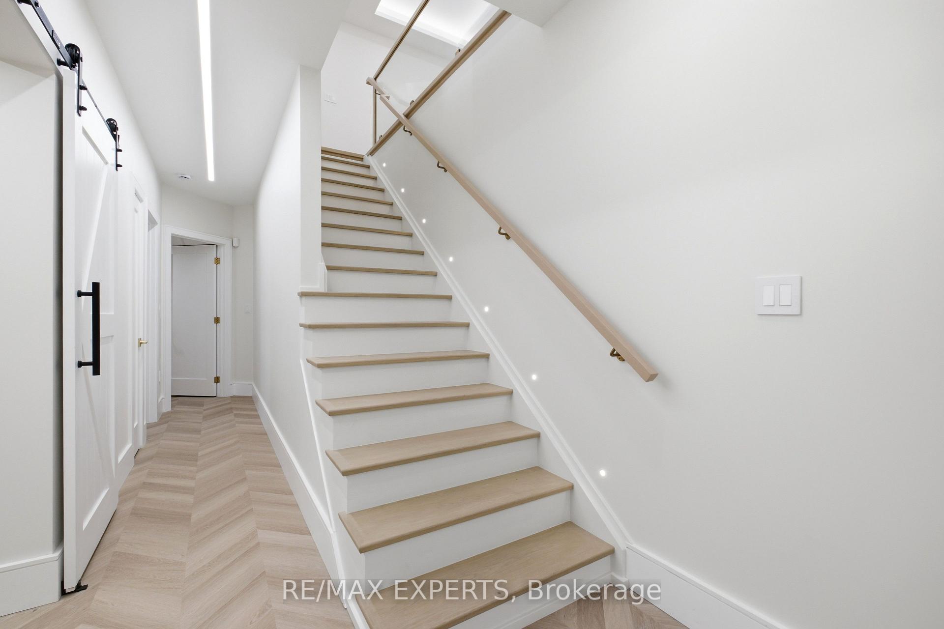Photo 30 of 12 Valley Point Crescent, King, King City — HOMEH