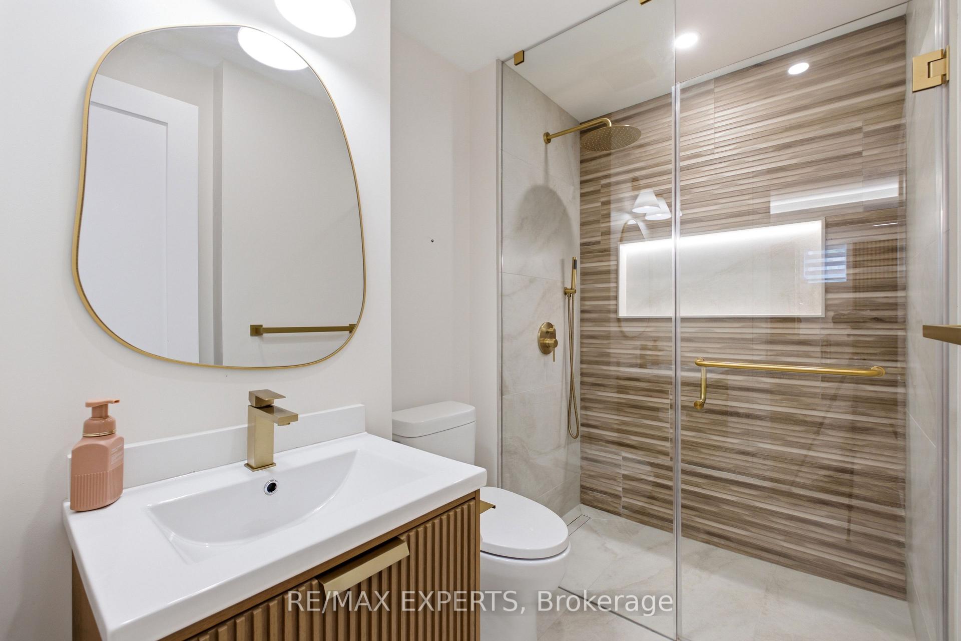 Photo 37 of 12 Valley Point Crescent, King, King City — HOMEH
