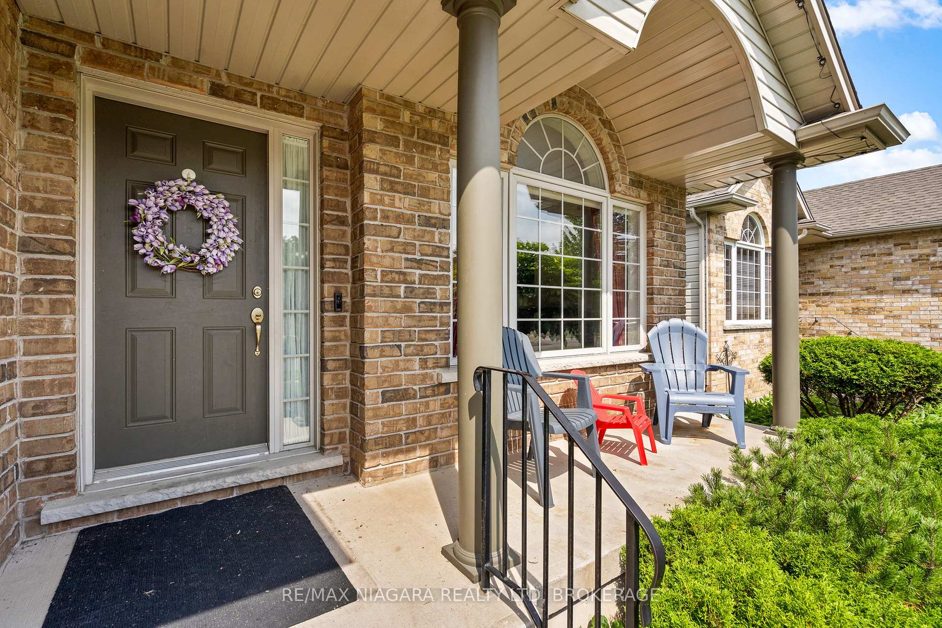 Photo 3 of 230 Wellbrook Avenue, Welland, Prince Charles — HOMEH